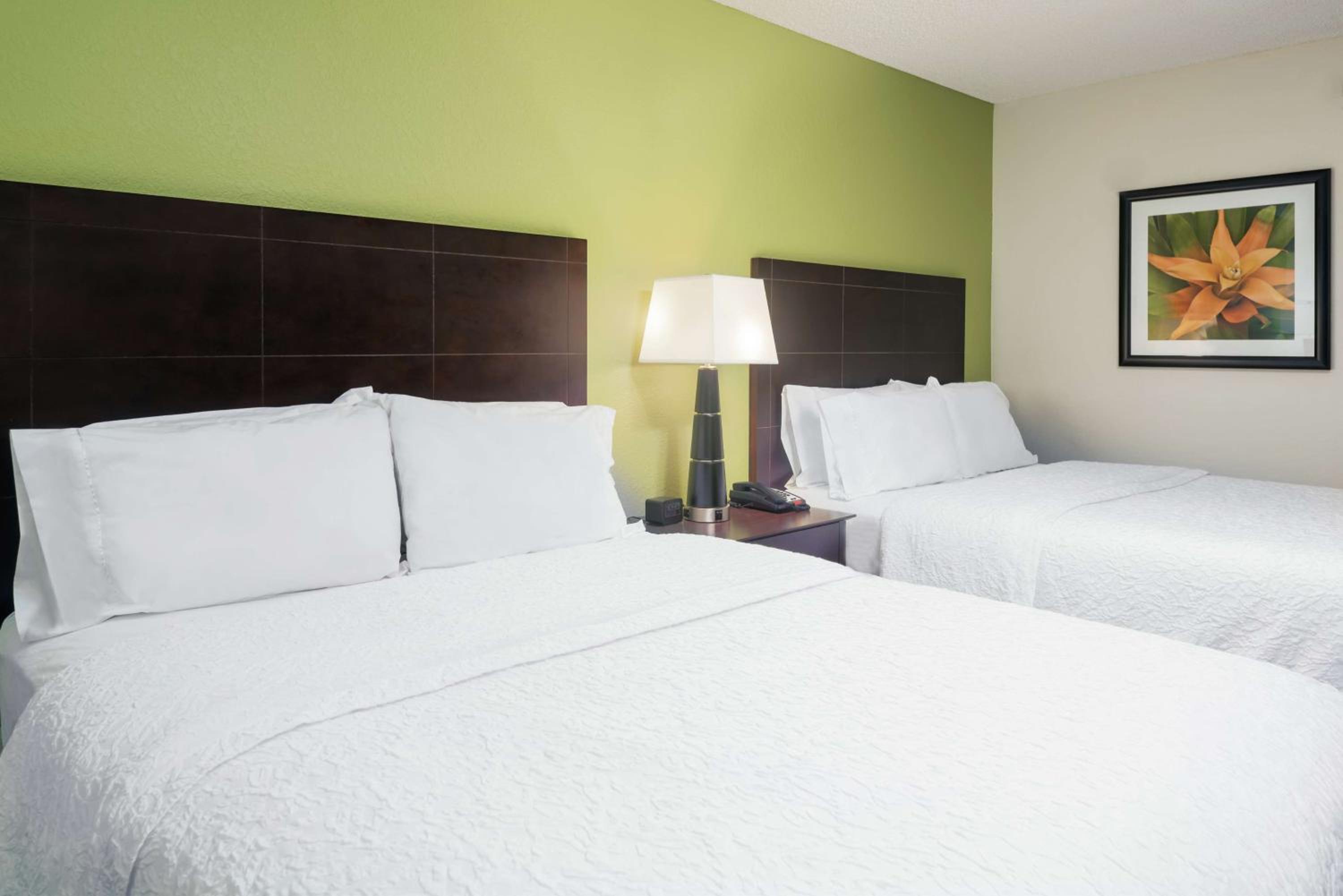 Room with Two Queen Beds - Non-Smoking