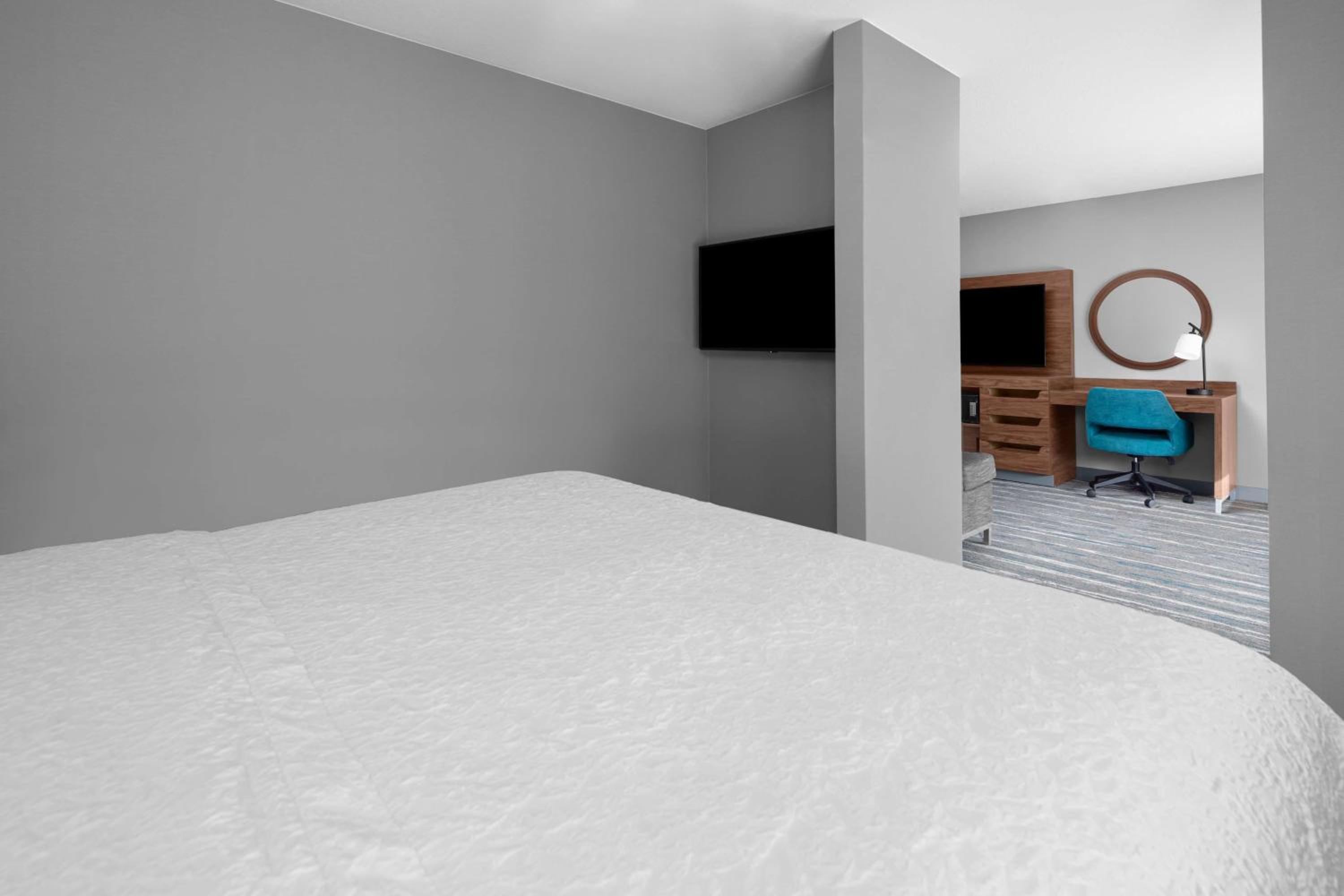 Executive King Suite - Photo 5
