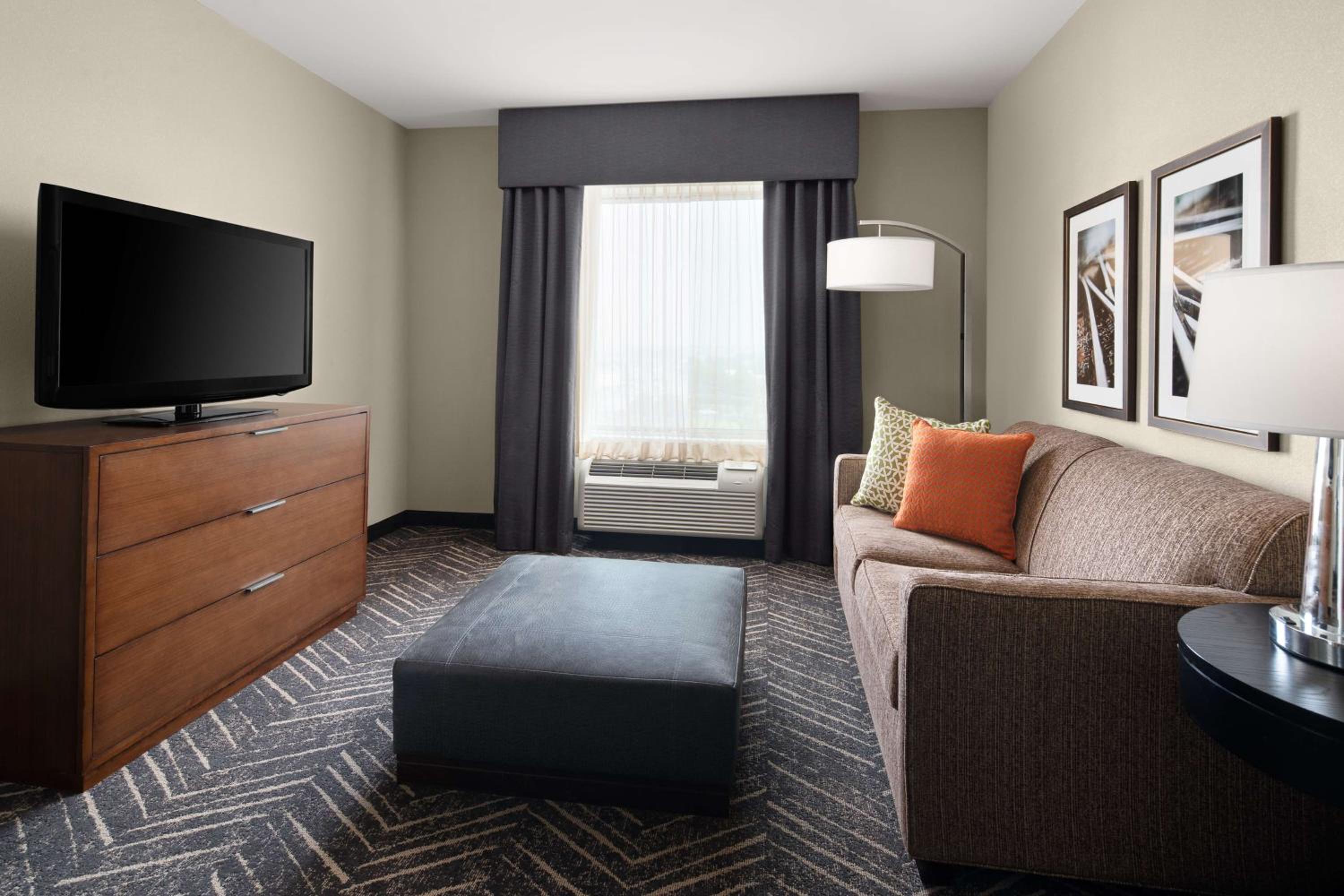 One-Bedroom King Suite - Non-Smoking photo 2