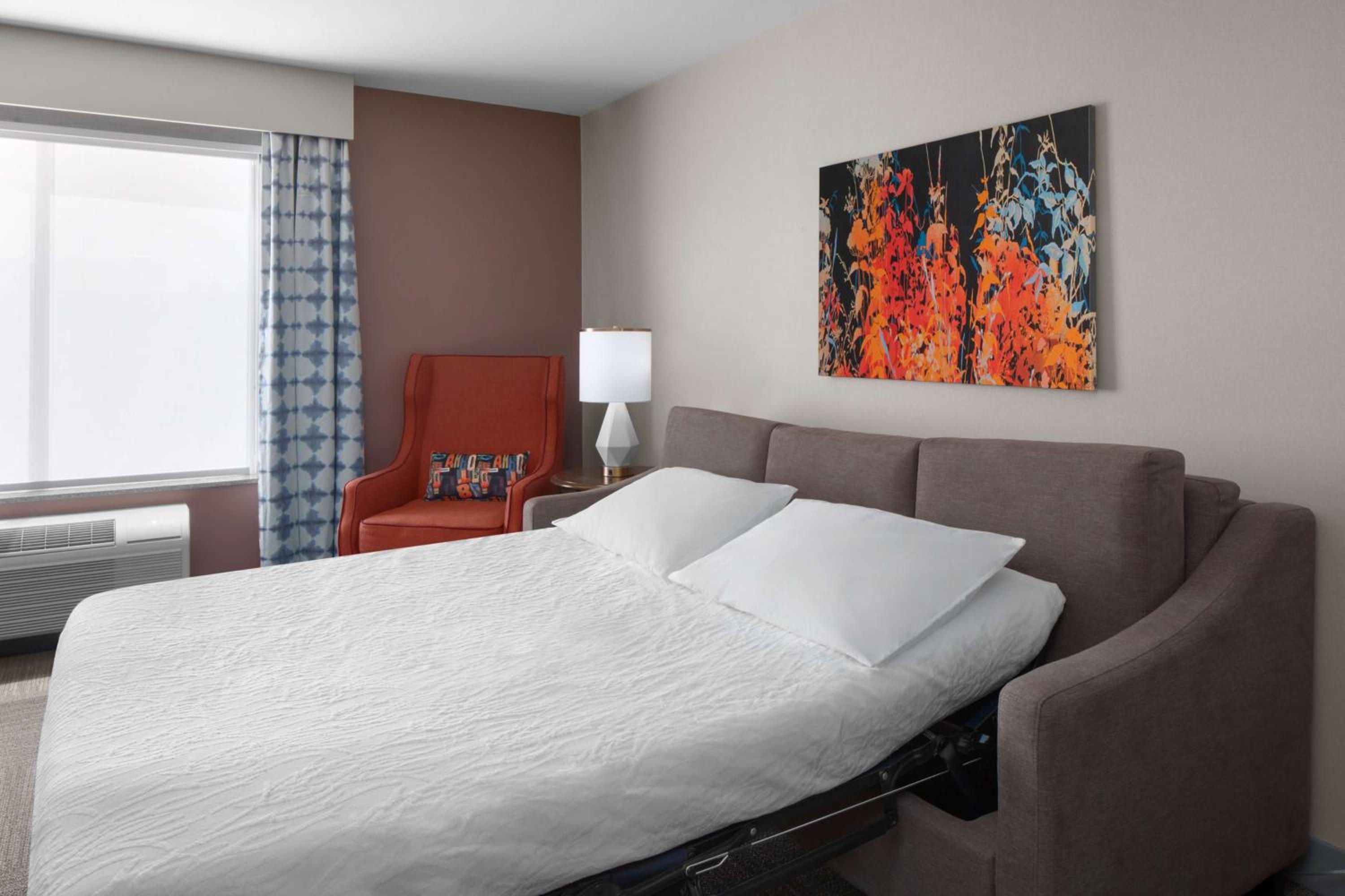 One-Bedroom King Suite with Sofa Bed - Photo 2