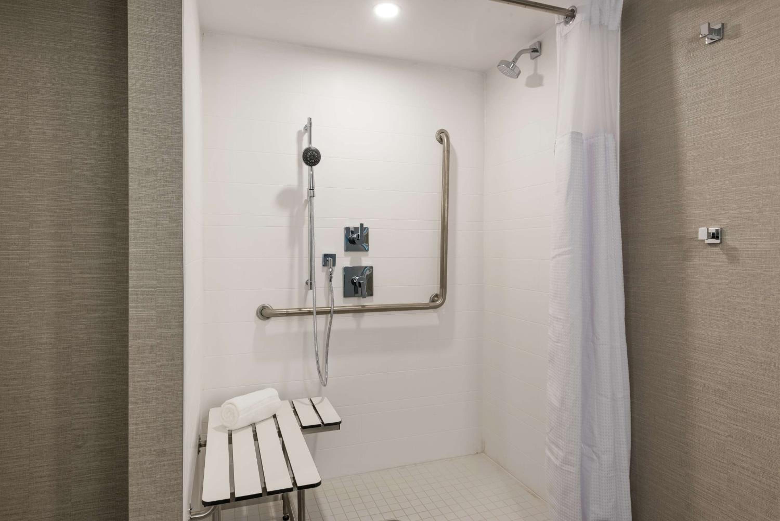 King Suite with Roll-In Shower - Mobility and Hearing Access/Non-Smoking