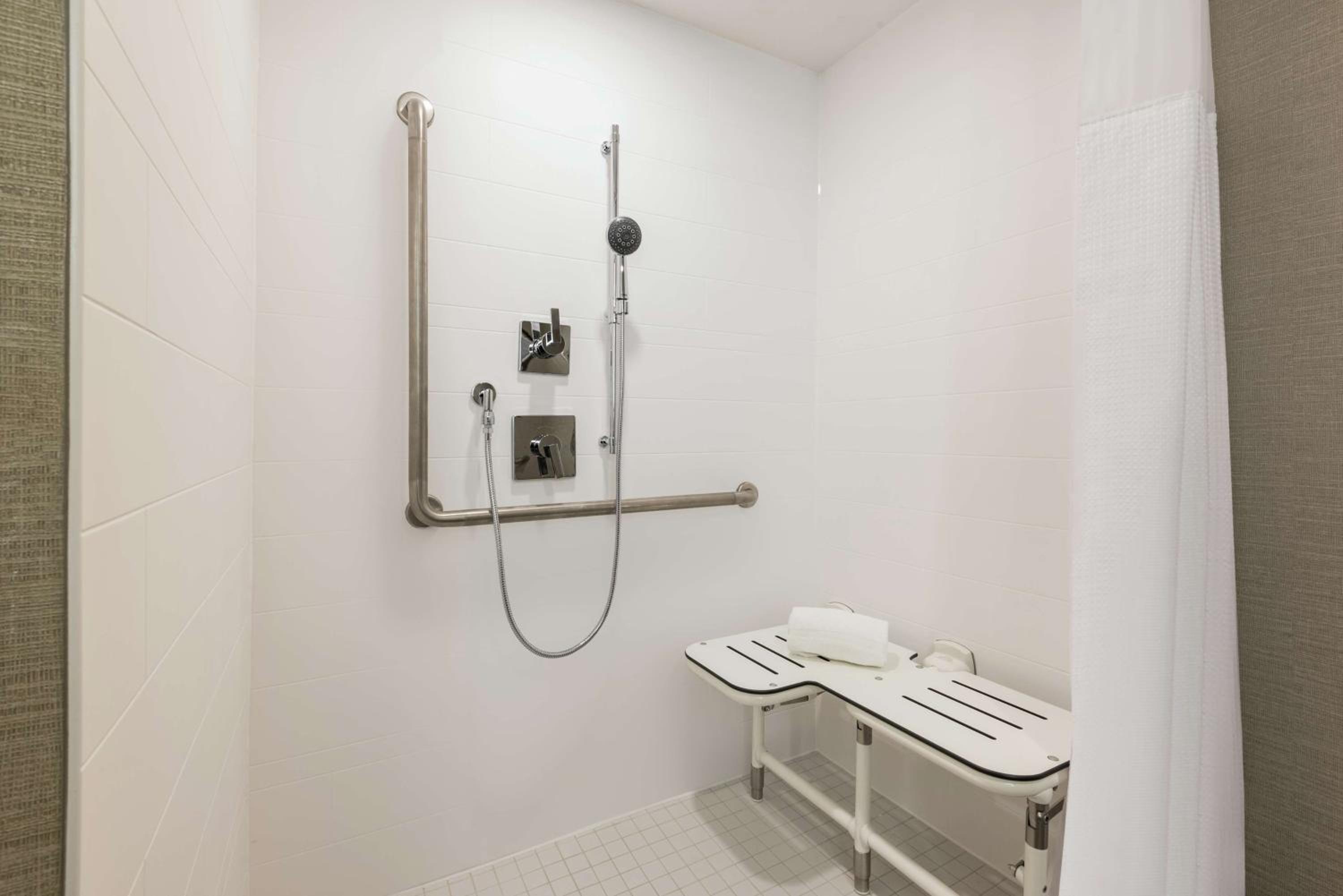 King Room with Roll-In Shower - Mobility/Hearing Accessible - Photo 8