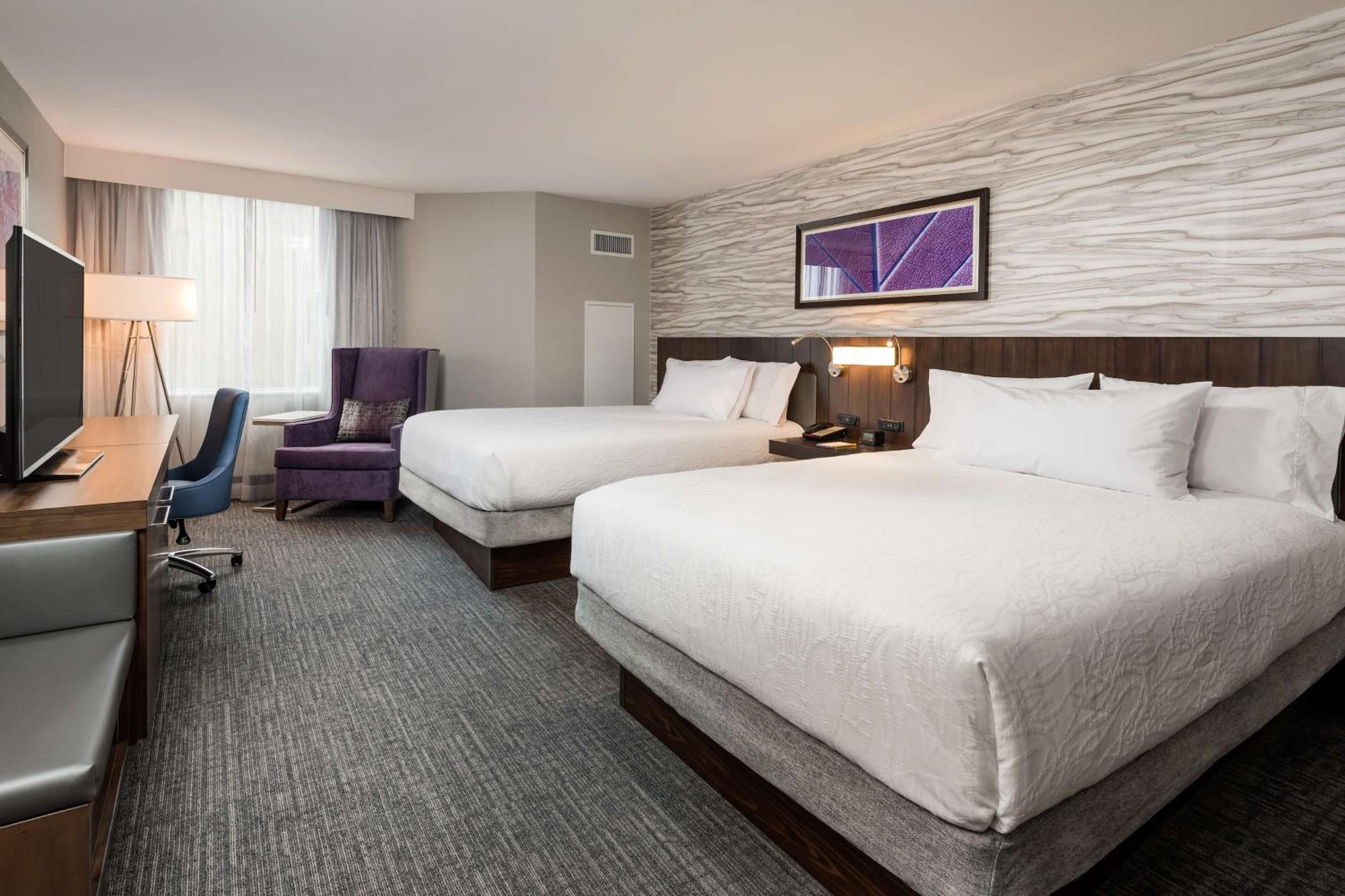 Queen Room with Two Queen Beds - Photo 8