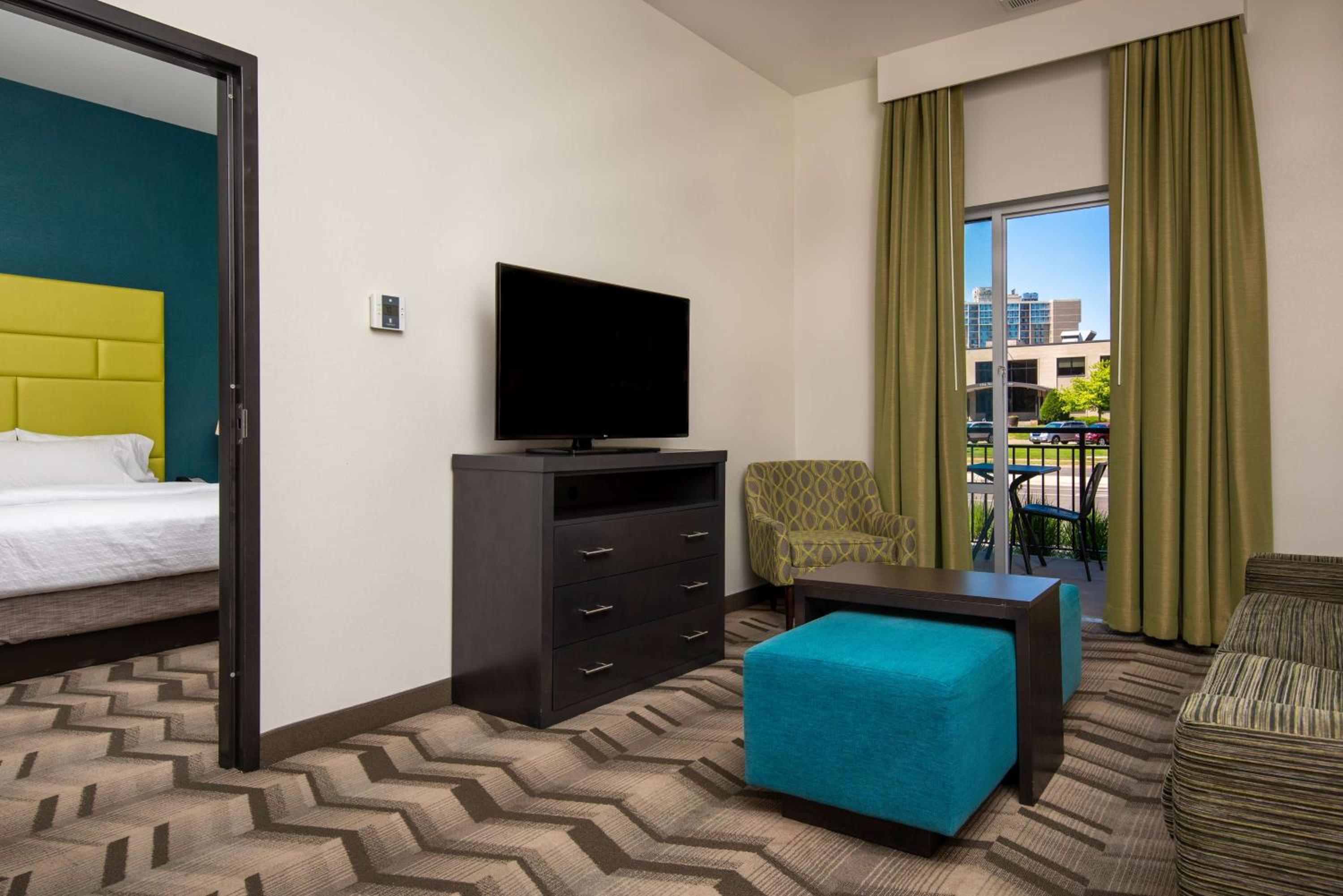 One-Bedroom Suite with Two Queen Beds and Patio - Non-Smoking photo 2