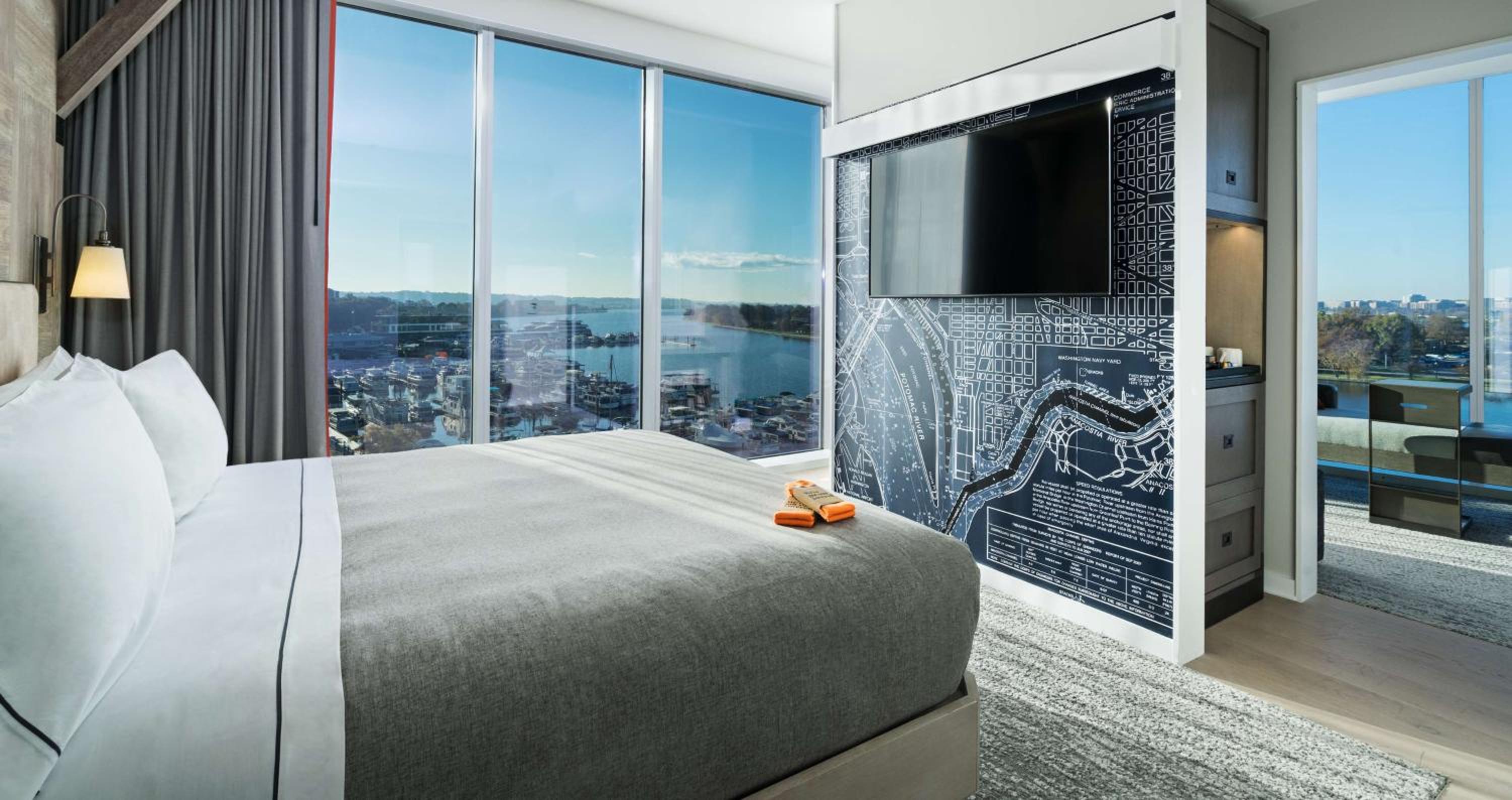 King Studio Suite with River View