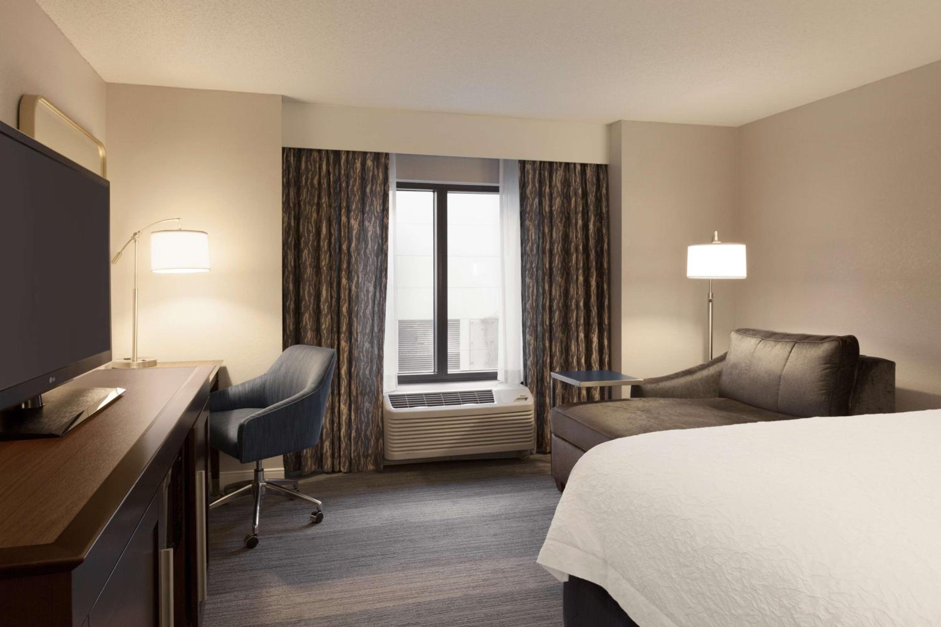 King Suite - Photo 2