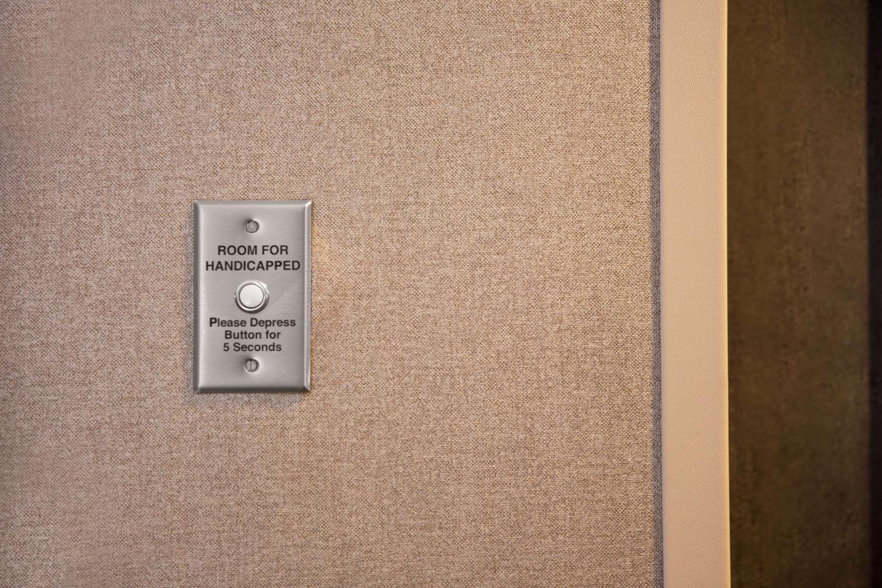 King Room - Hearing Access - Photo 2