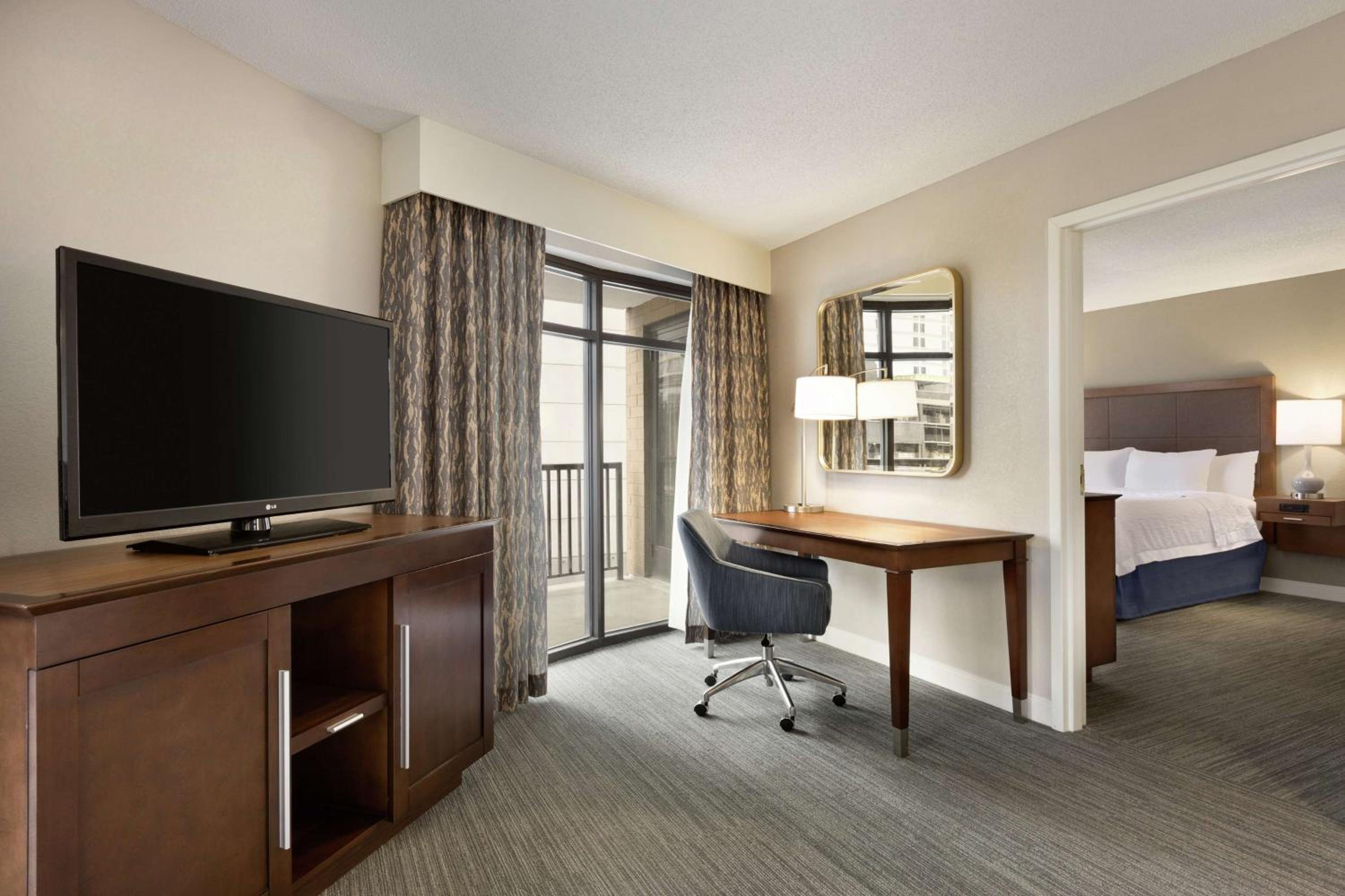 King Suite - Photo 3