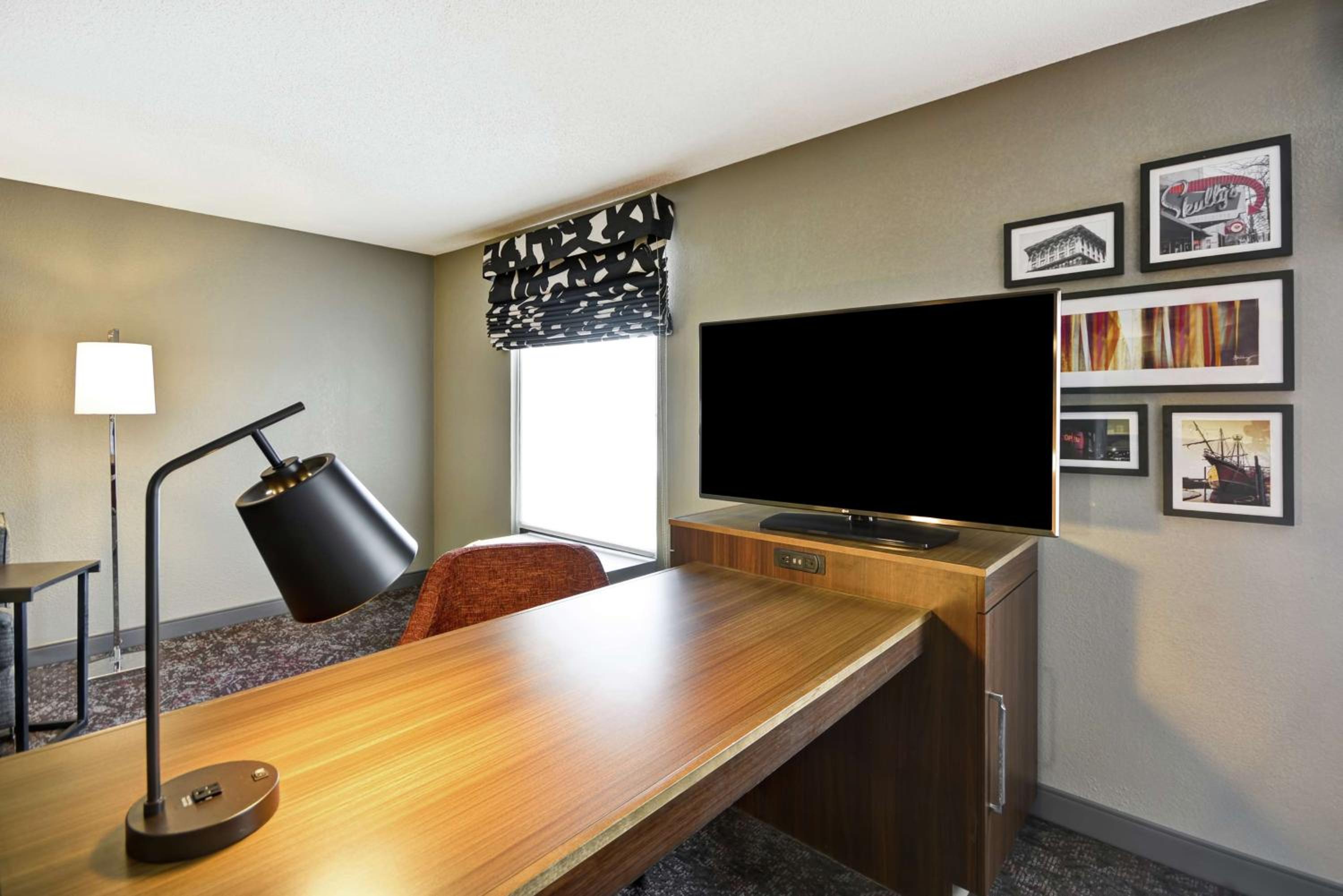 King Studio Suite with Sofa Bed - Non-Smoking - Photo 3