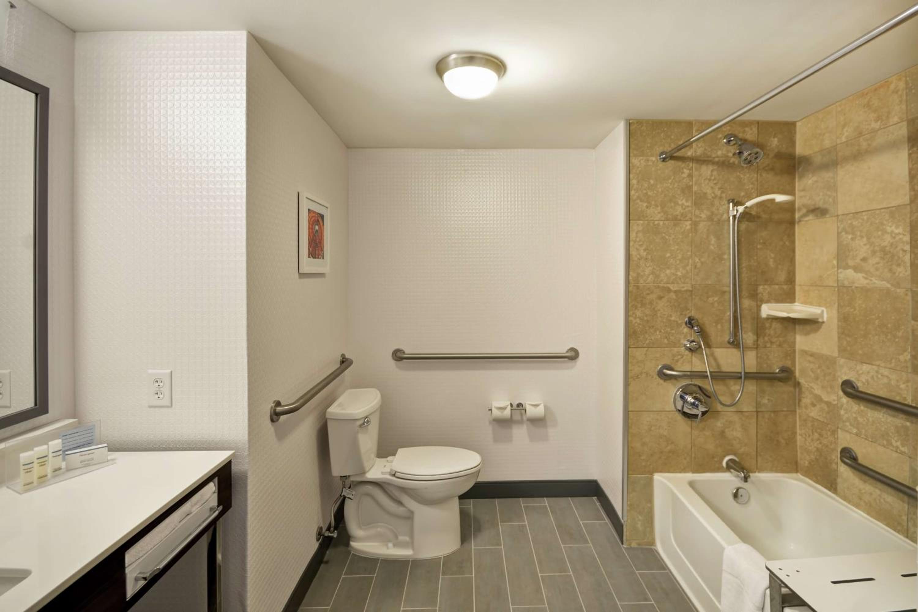 King Room - Mobility Access/Non-Smoking - Photo 4