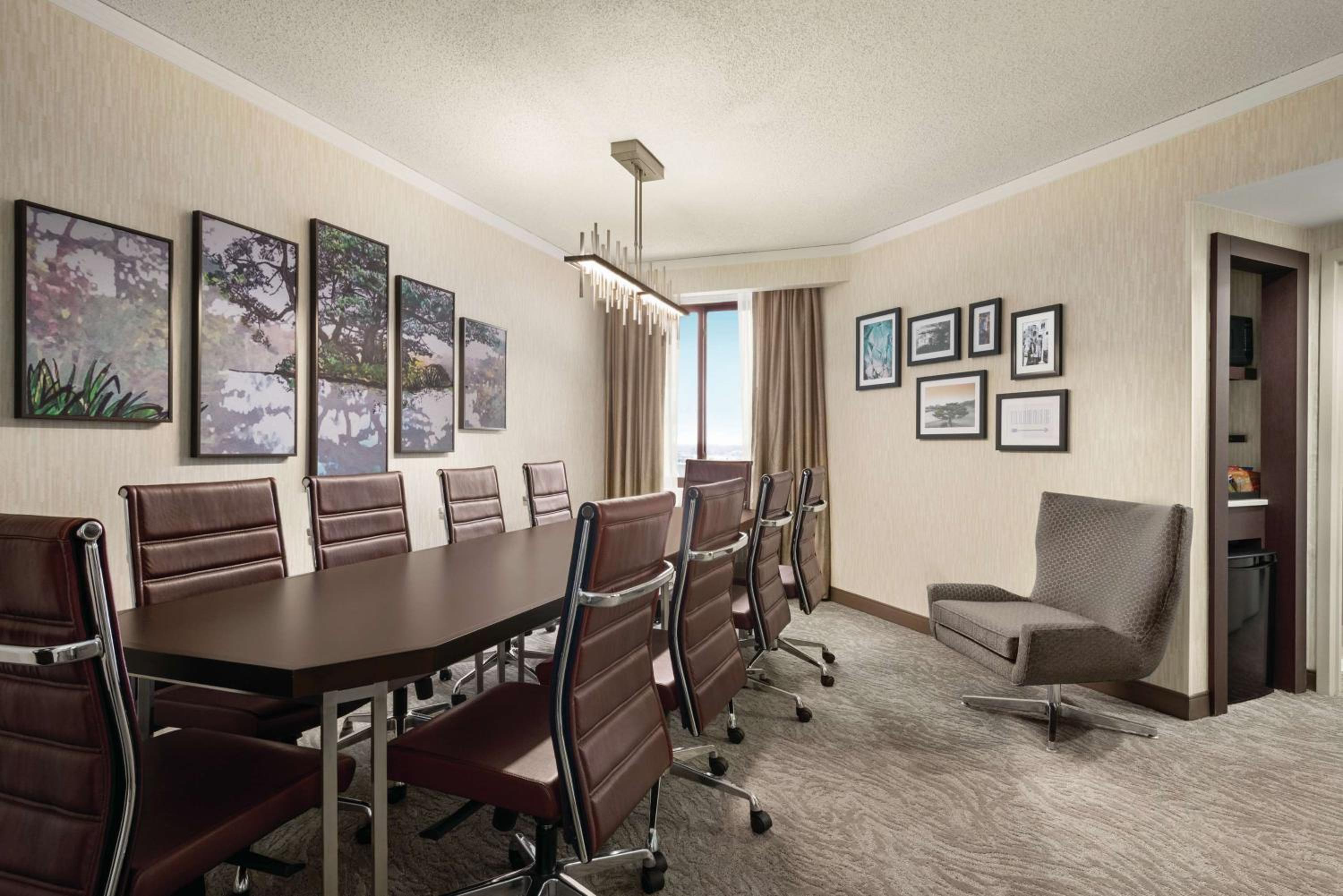 Two Bedroom - Two Bath Conference Suite - Photo 2