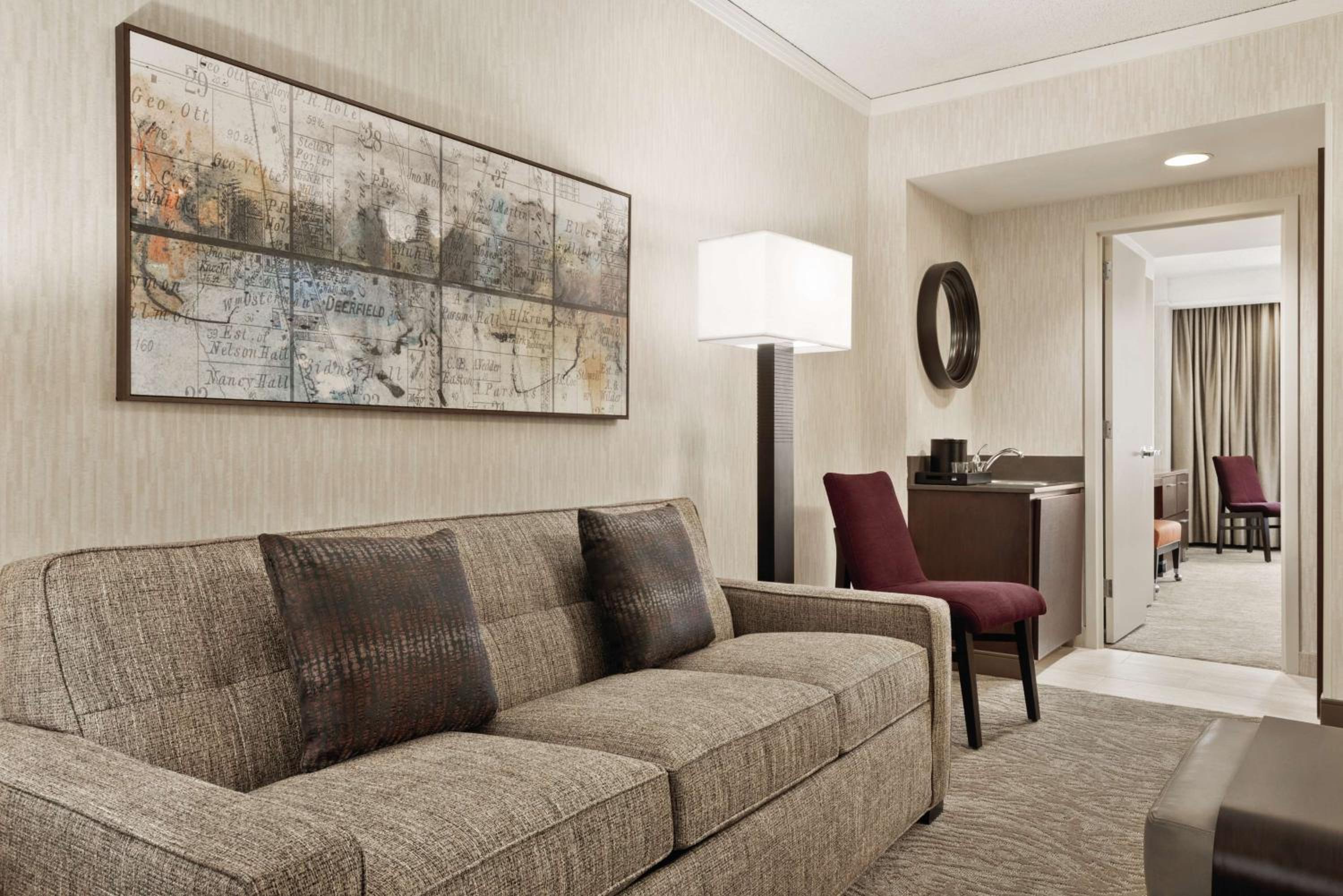 Premium Suite - Photo 5