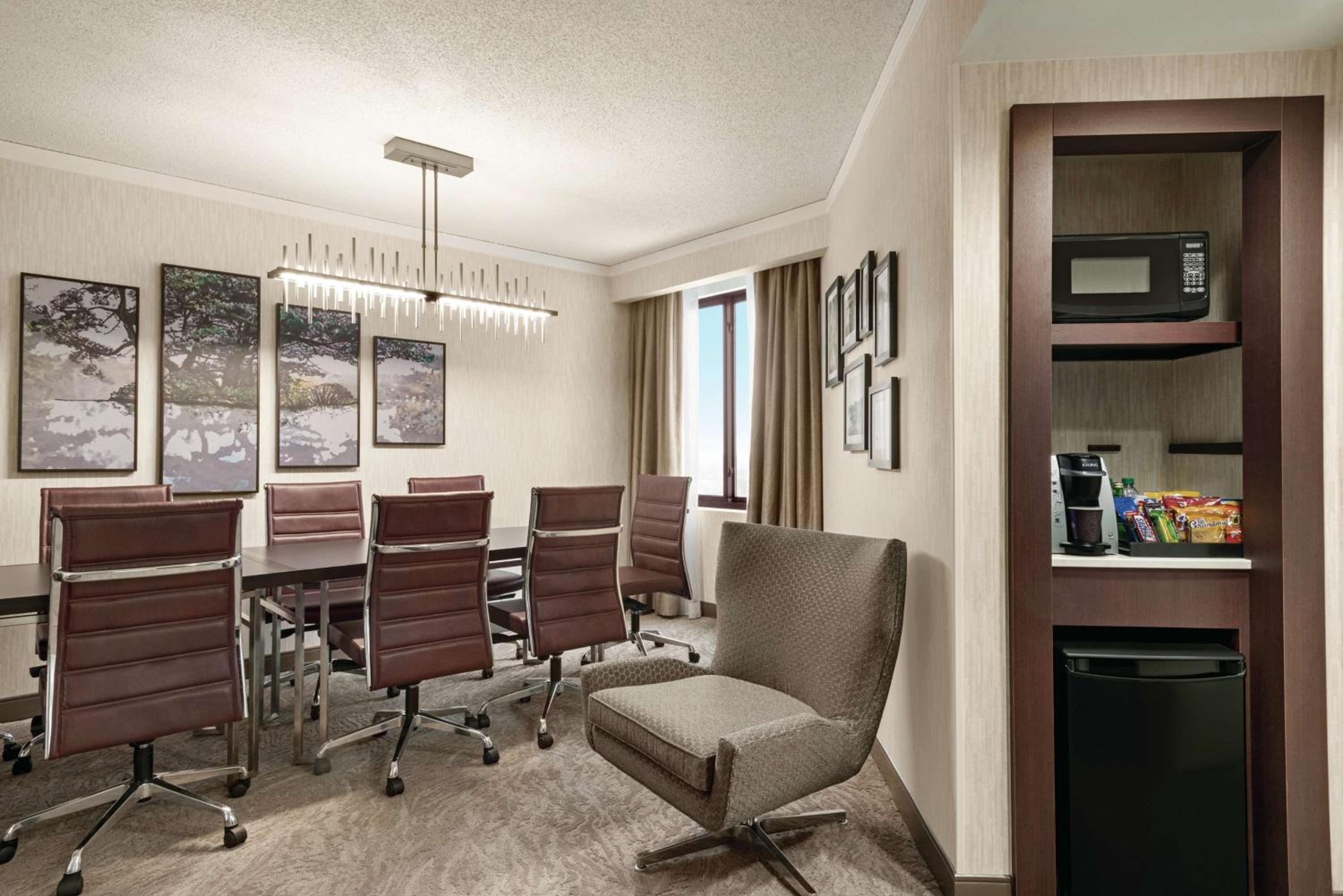 Two Bedroom - Two Bath Conference Suite - Photo 3