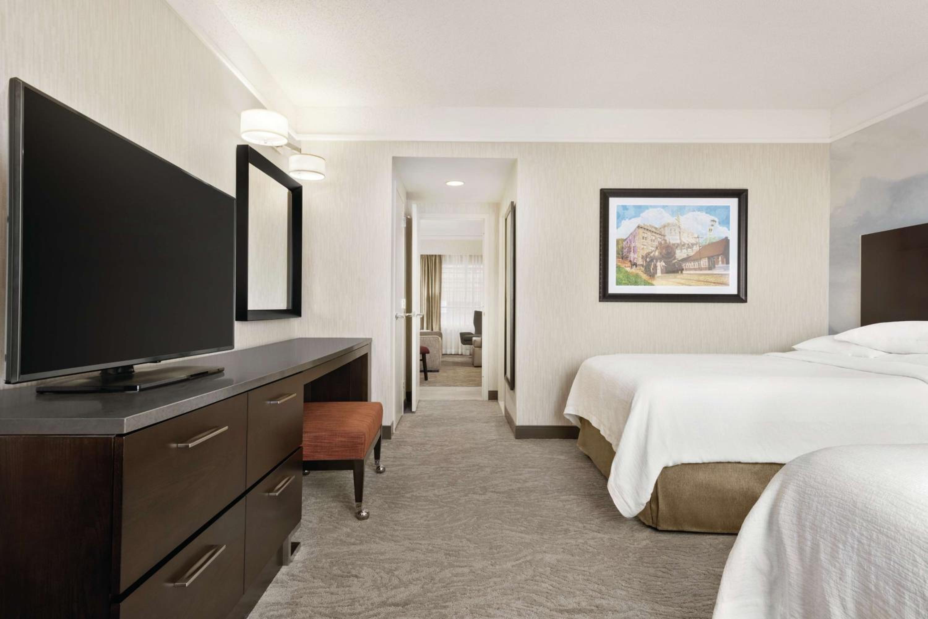Premium Suite - Photo 2