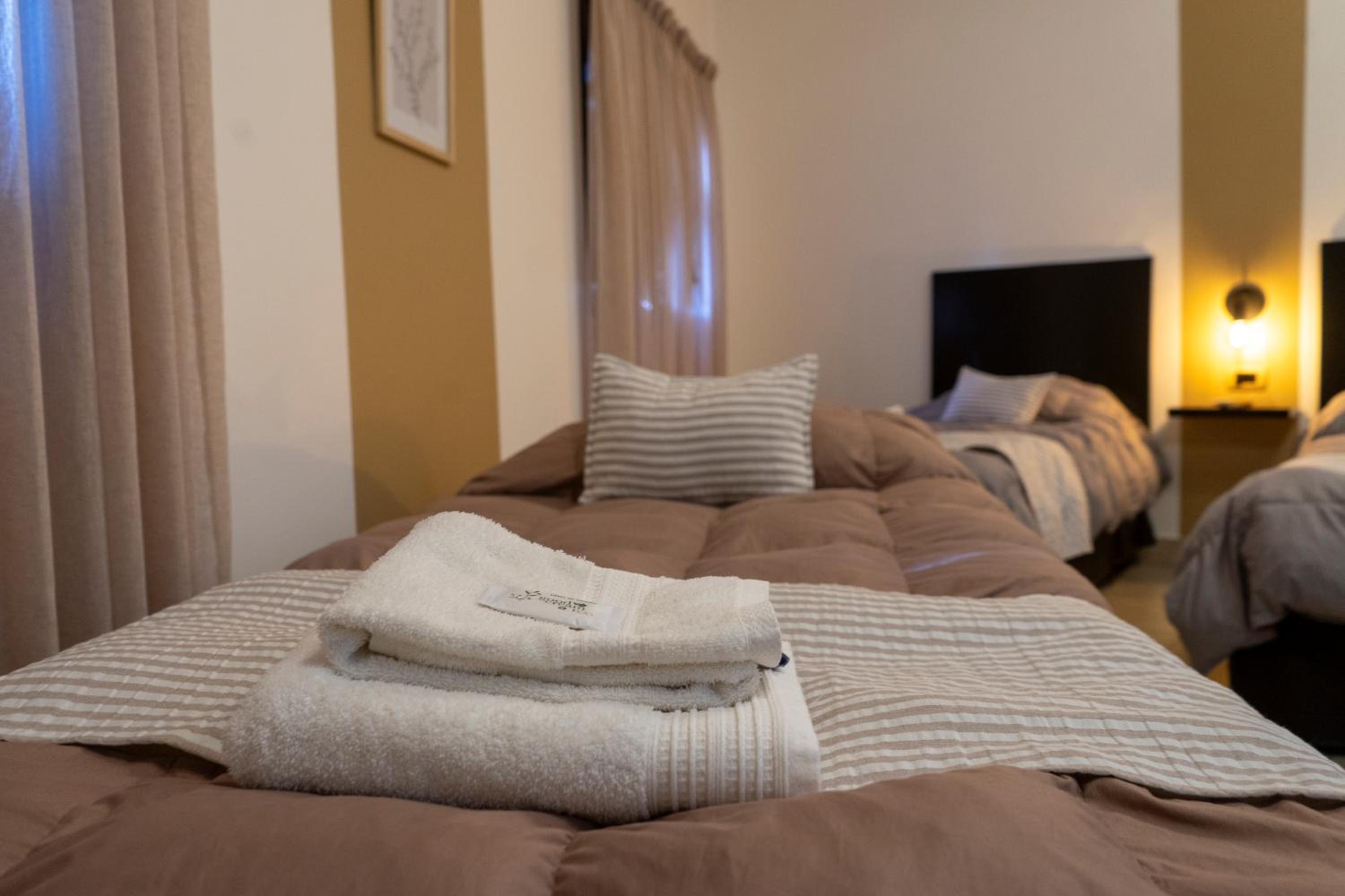 Quadruple Room with Private Bathroom photo 1