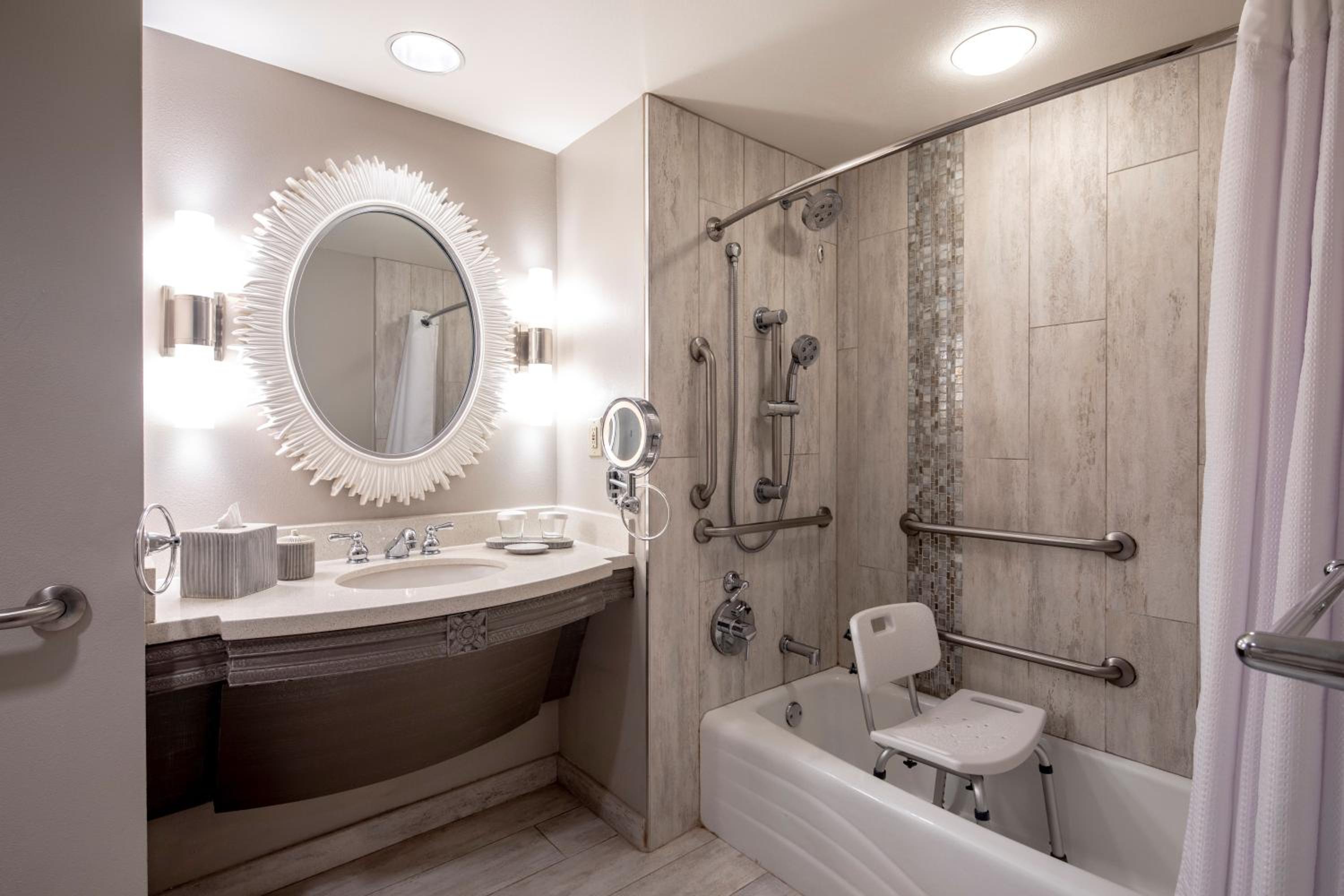 Mobility Accessible Standard 2 Queen Room (Includes FREE^ Universal Express Unlimited)
