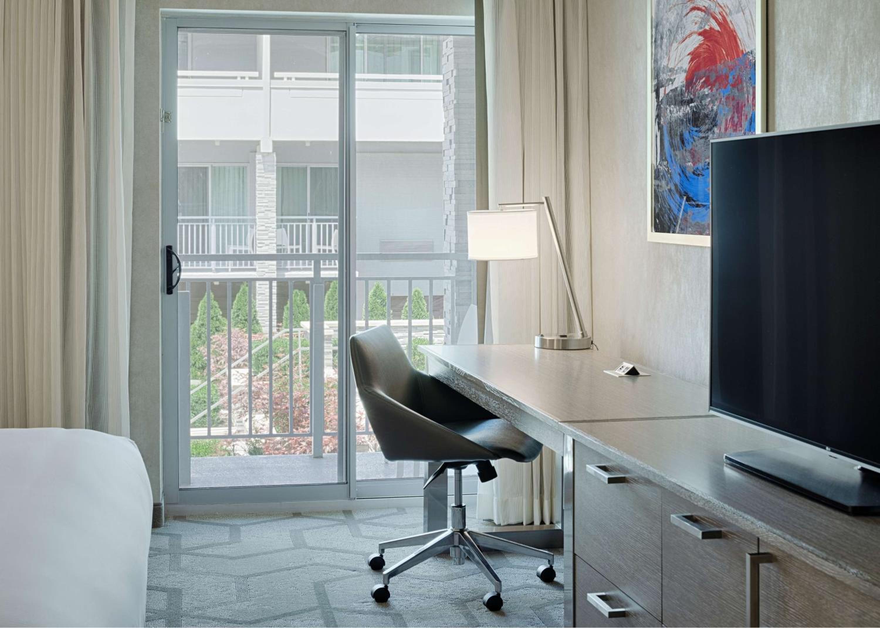King Room with Balcony - Photo 1
