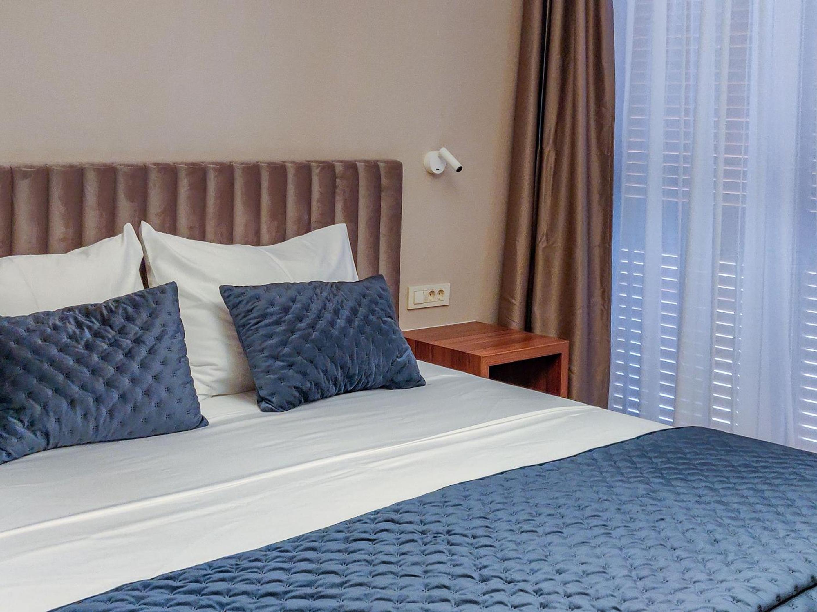 One Bedroom Apartment