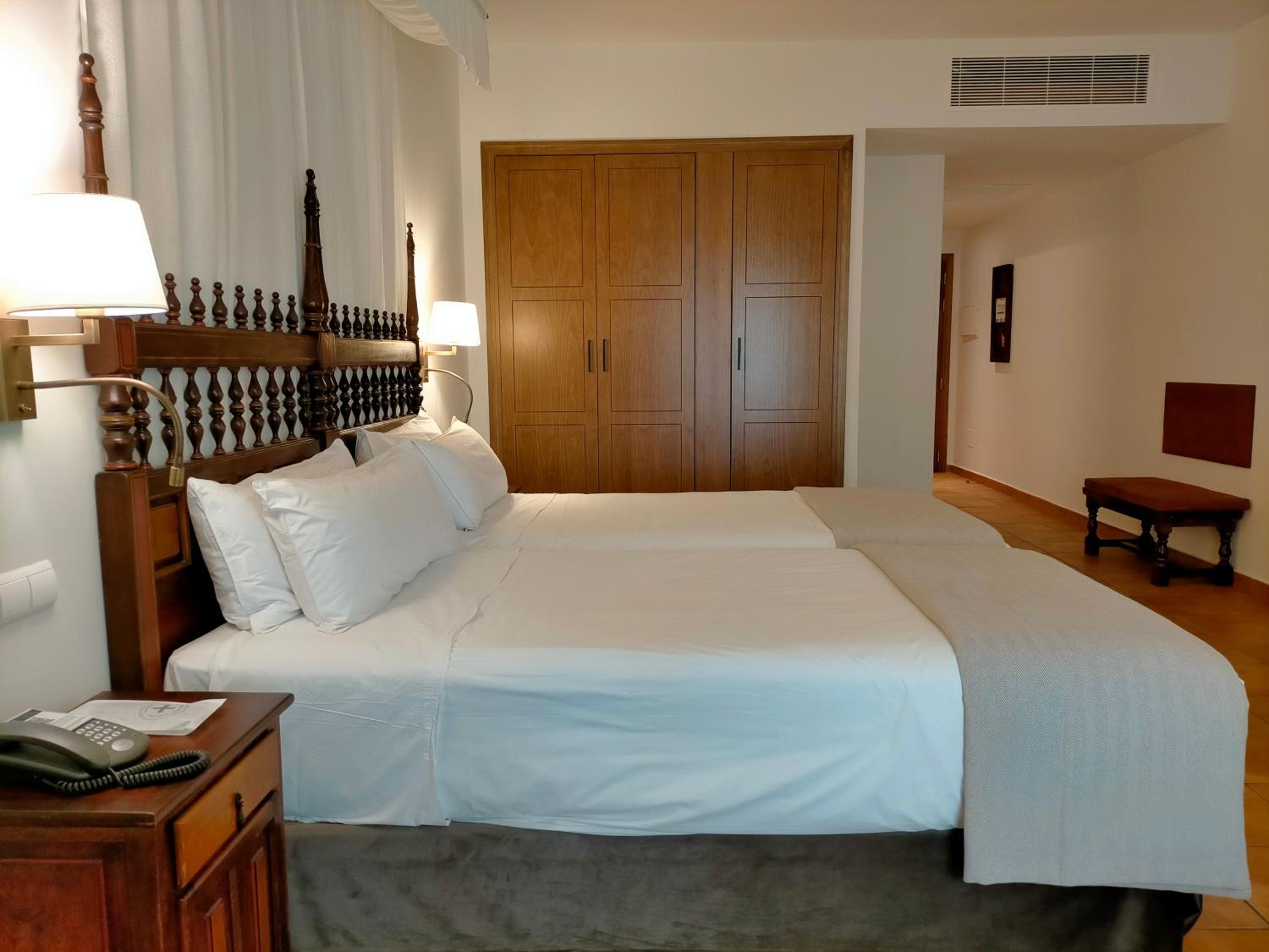 Superior Twin Room photo 3
