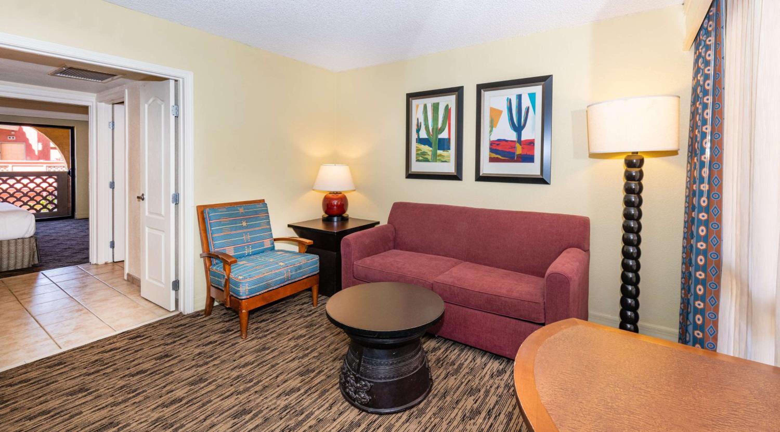 Ambassador King Suite - Photo 5