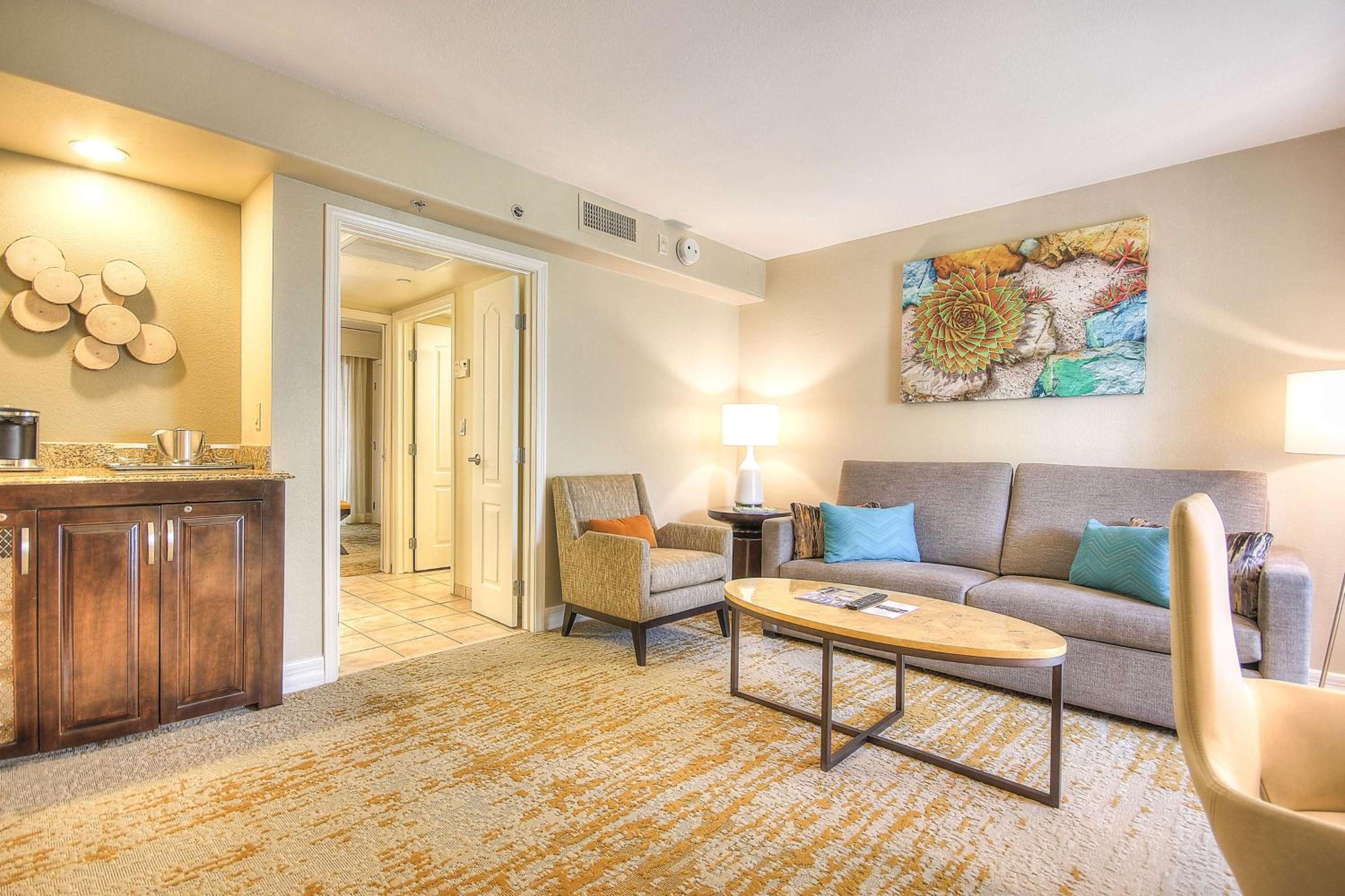 One-Bedroom Suite, 2 Queen Beds - Photo 4