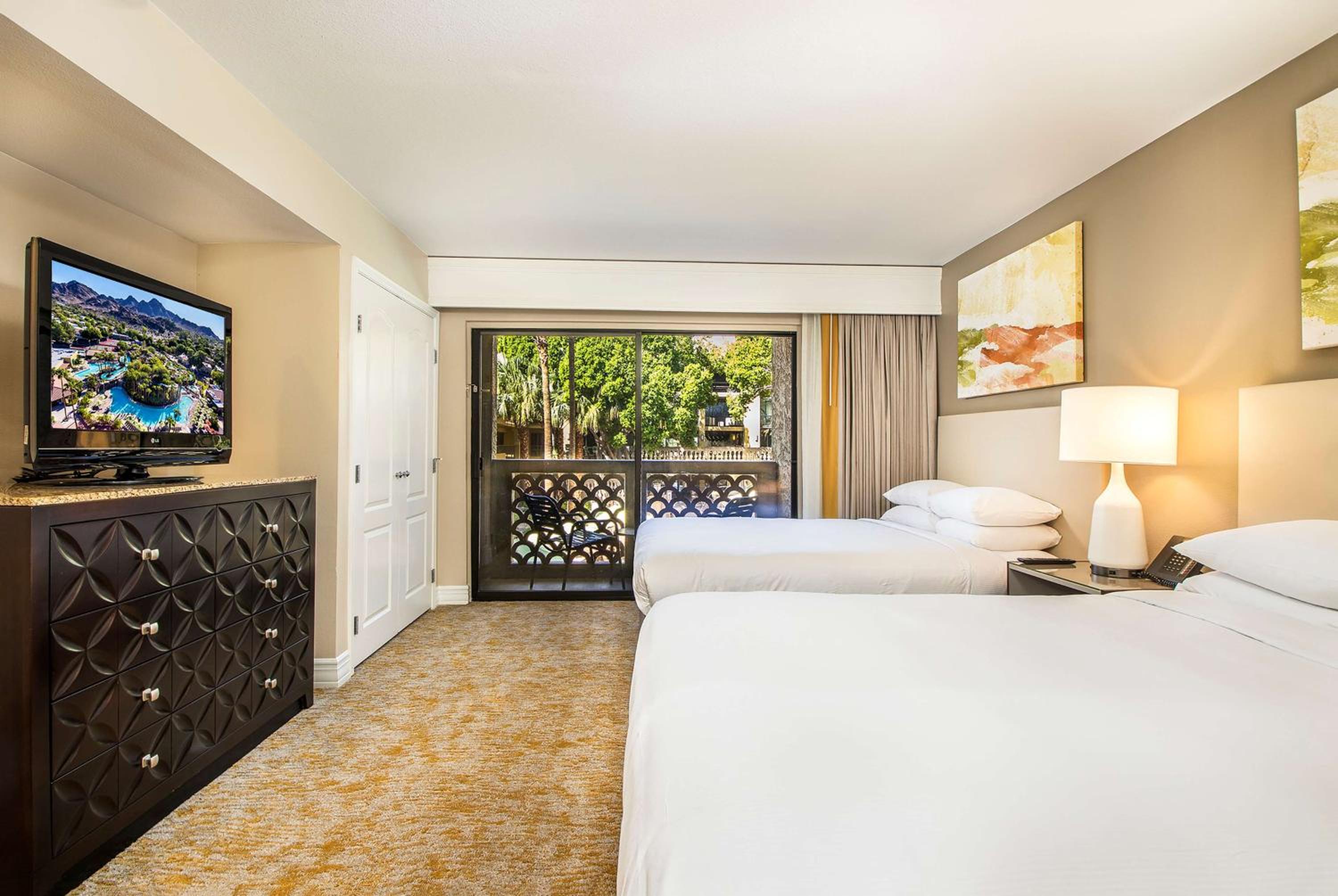 One-Bedroom Suite, 2 Queen Beds - Photo 3