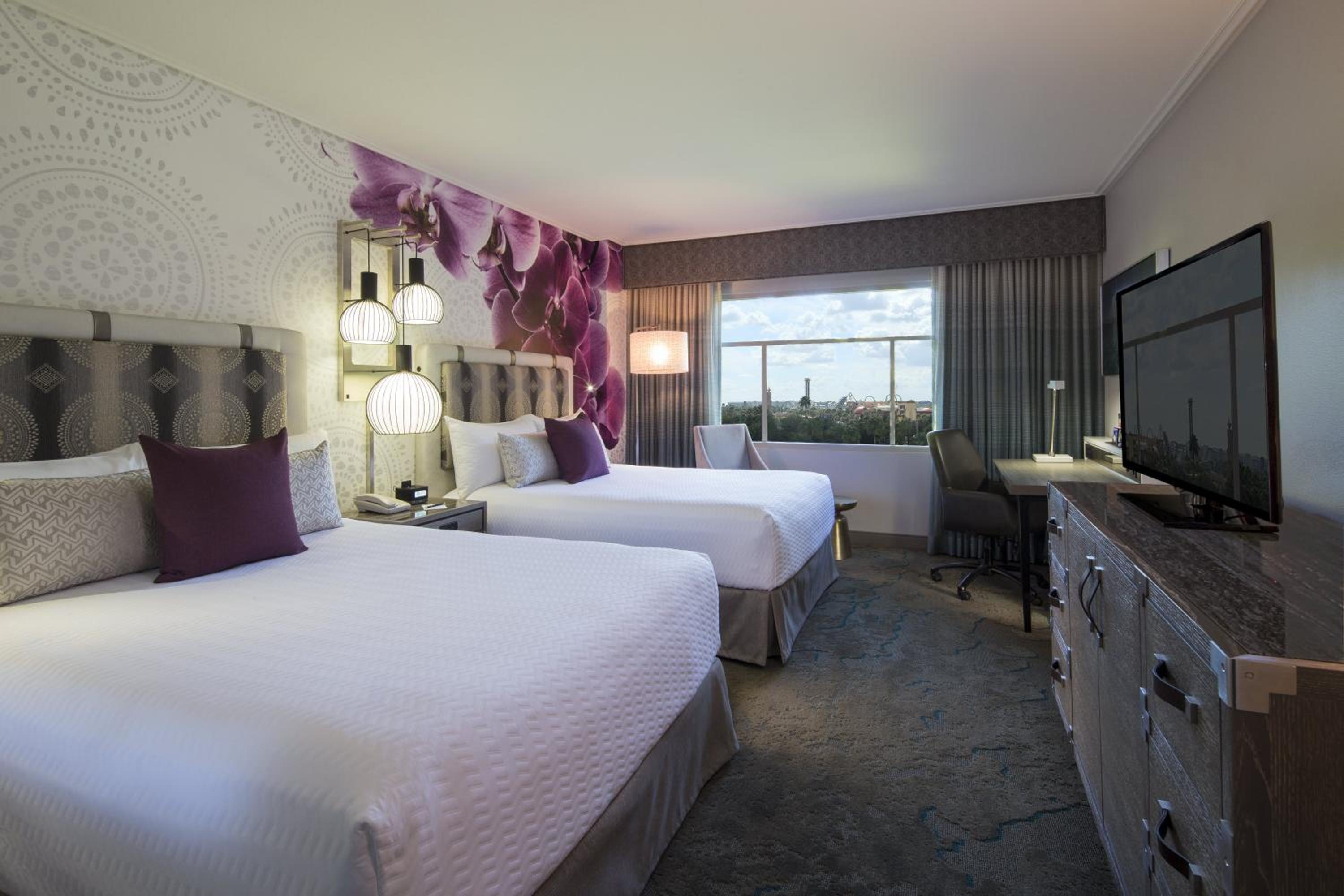 Hearing Accessible Standard 2 Queen Room (Includes FREE^ Universal Express Unlimited)