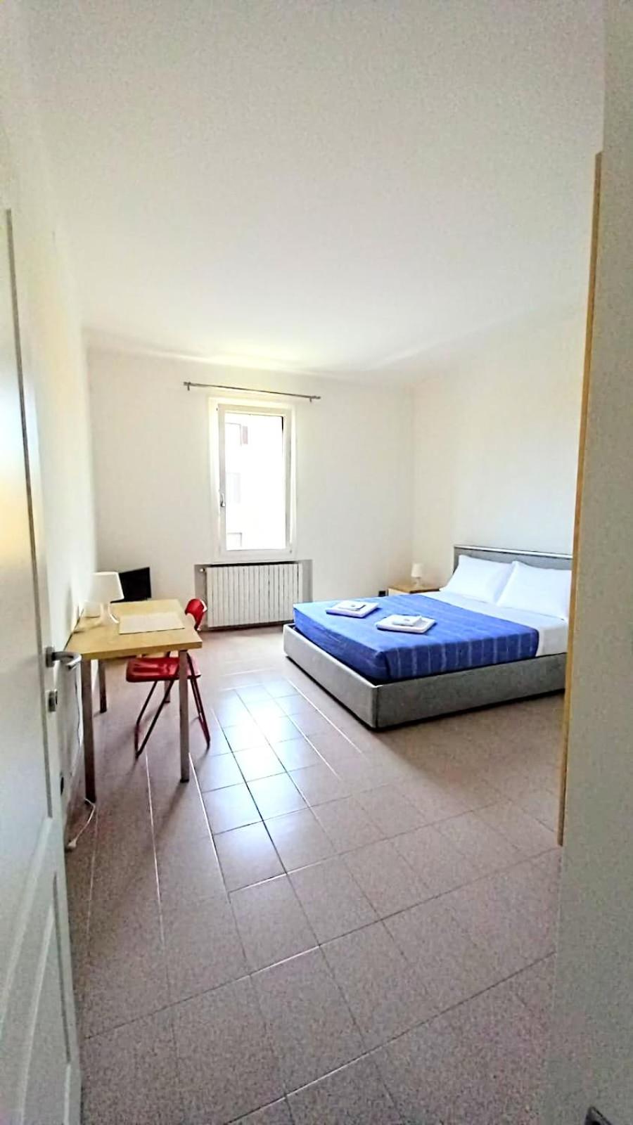 Standard Double Room With Shared Bathroom