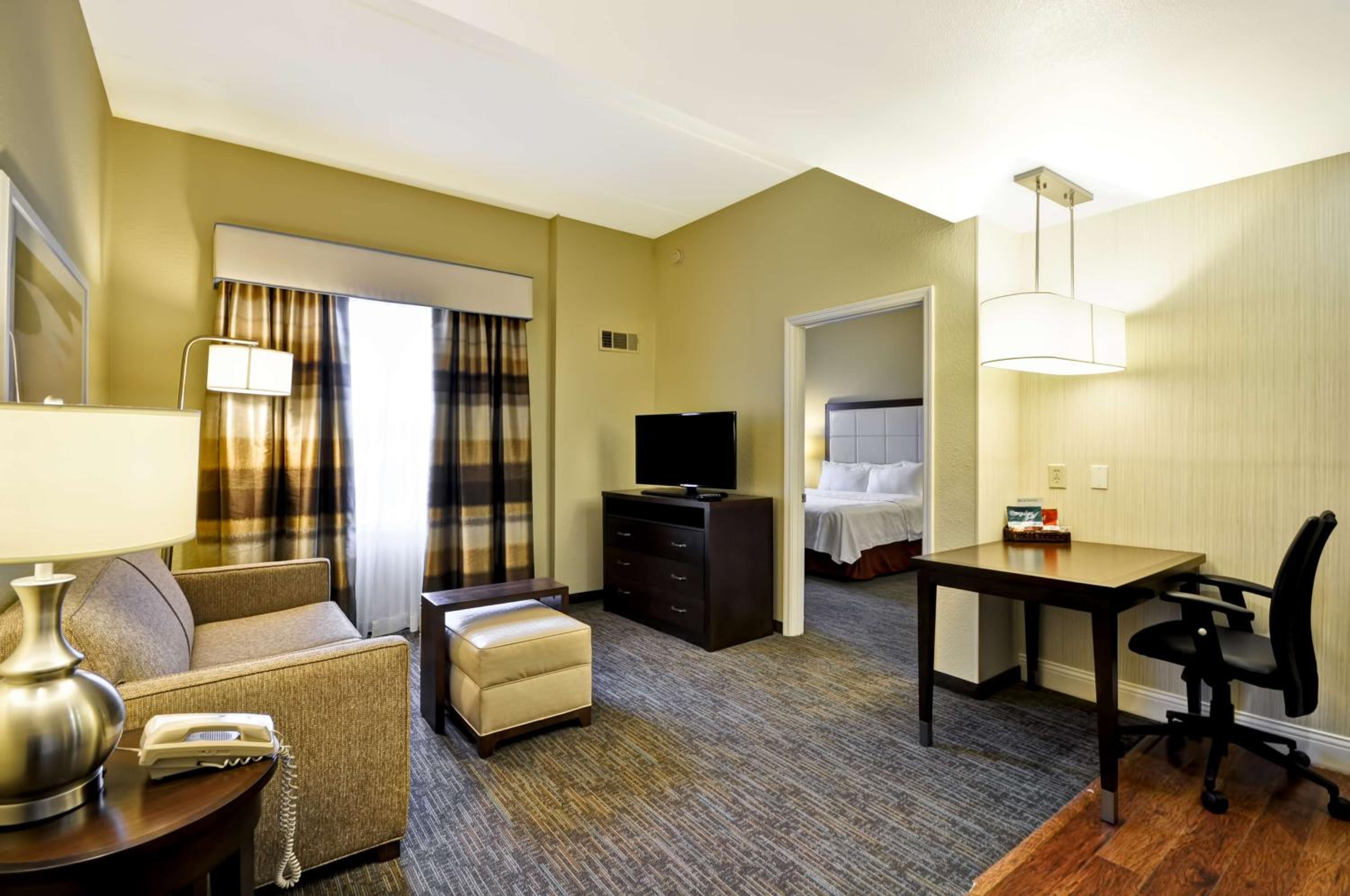 One-Bedroom King Suite - Non-Smoking - Photo 5