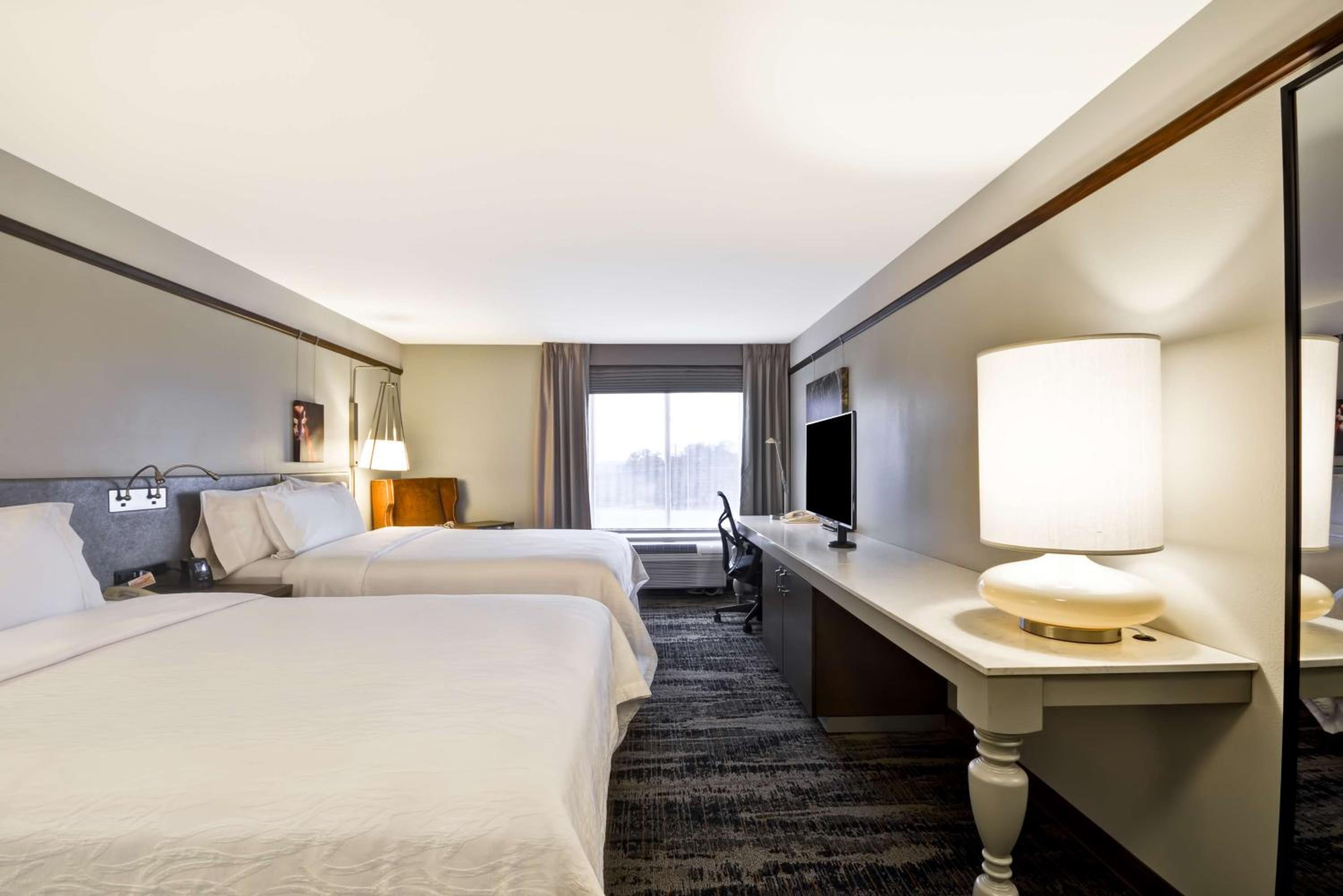 Queen Room with Two Queen Beds - Hearing Access - Photo 3