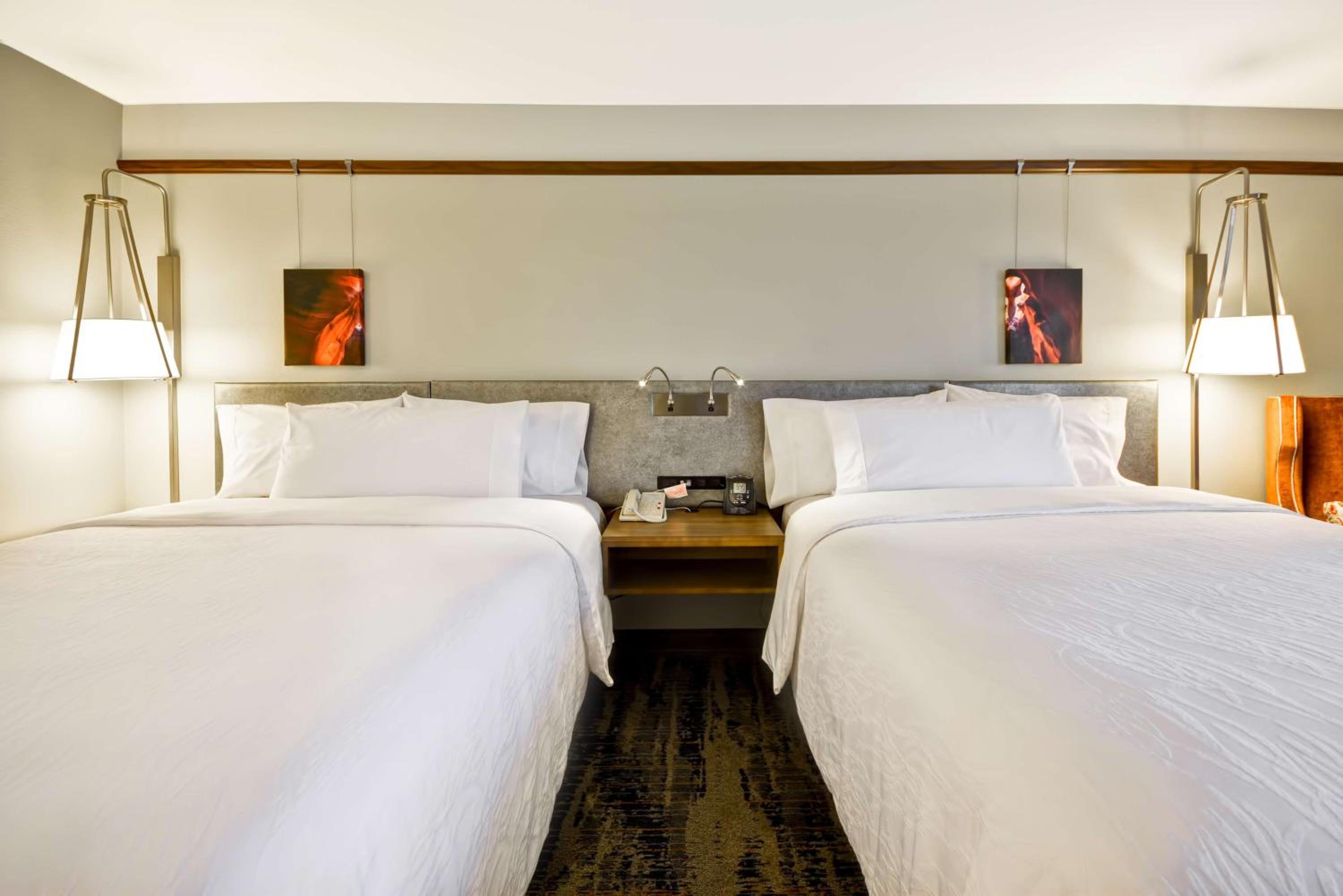 Queen Room with Two Queen Beds - Hearing Access - Photo 4
