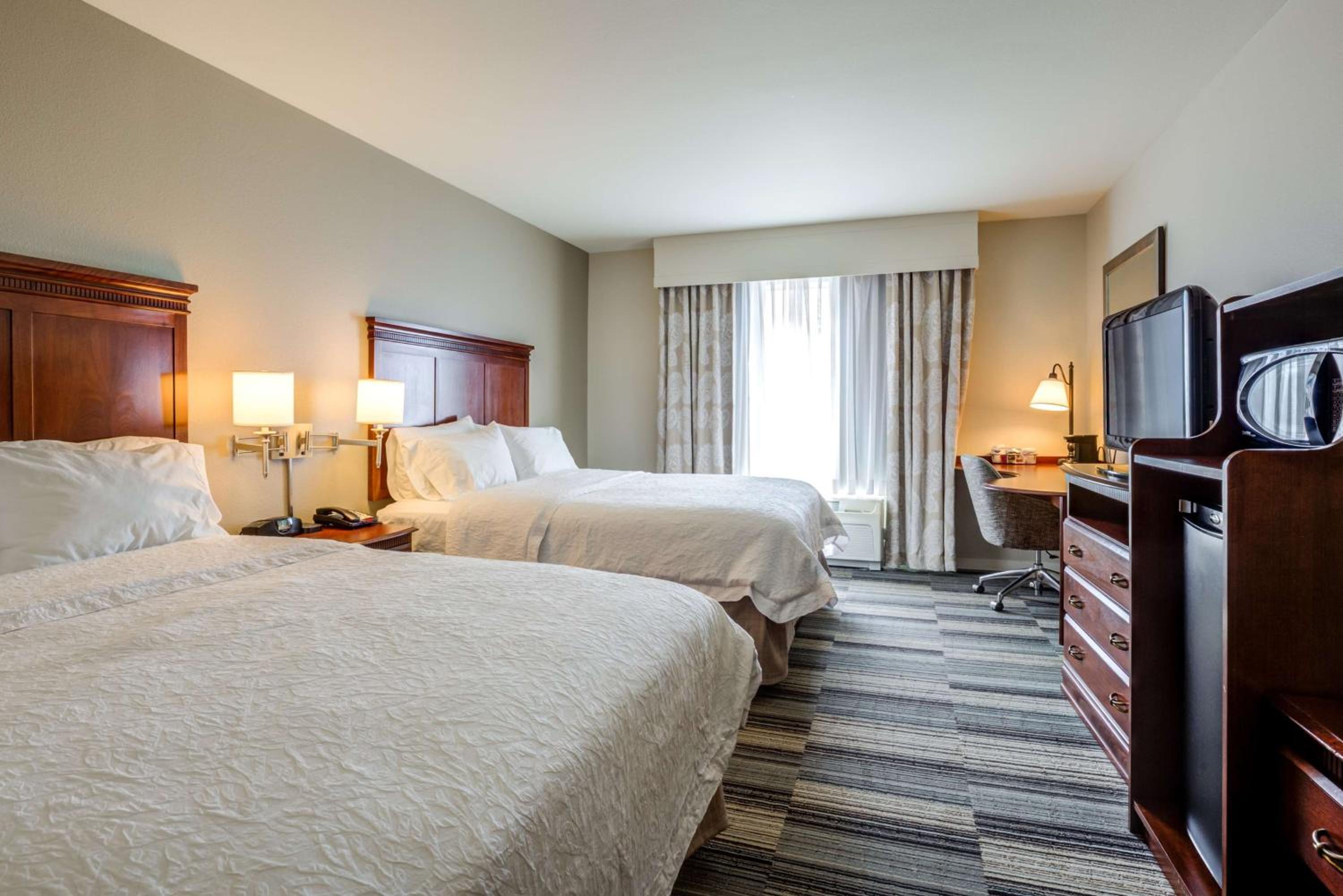 Queen Room with Two Queen Beds - Mobility and Hearing Access/Non-Smoking - Photo 4