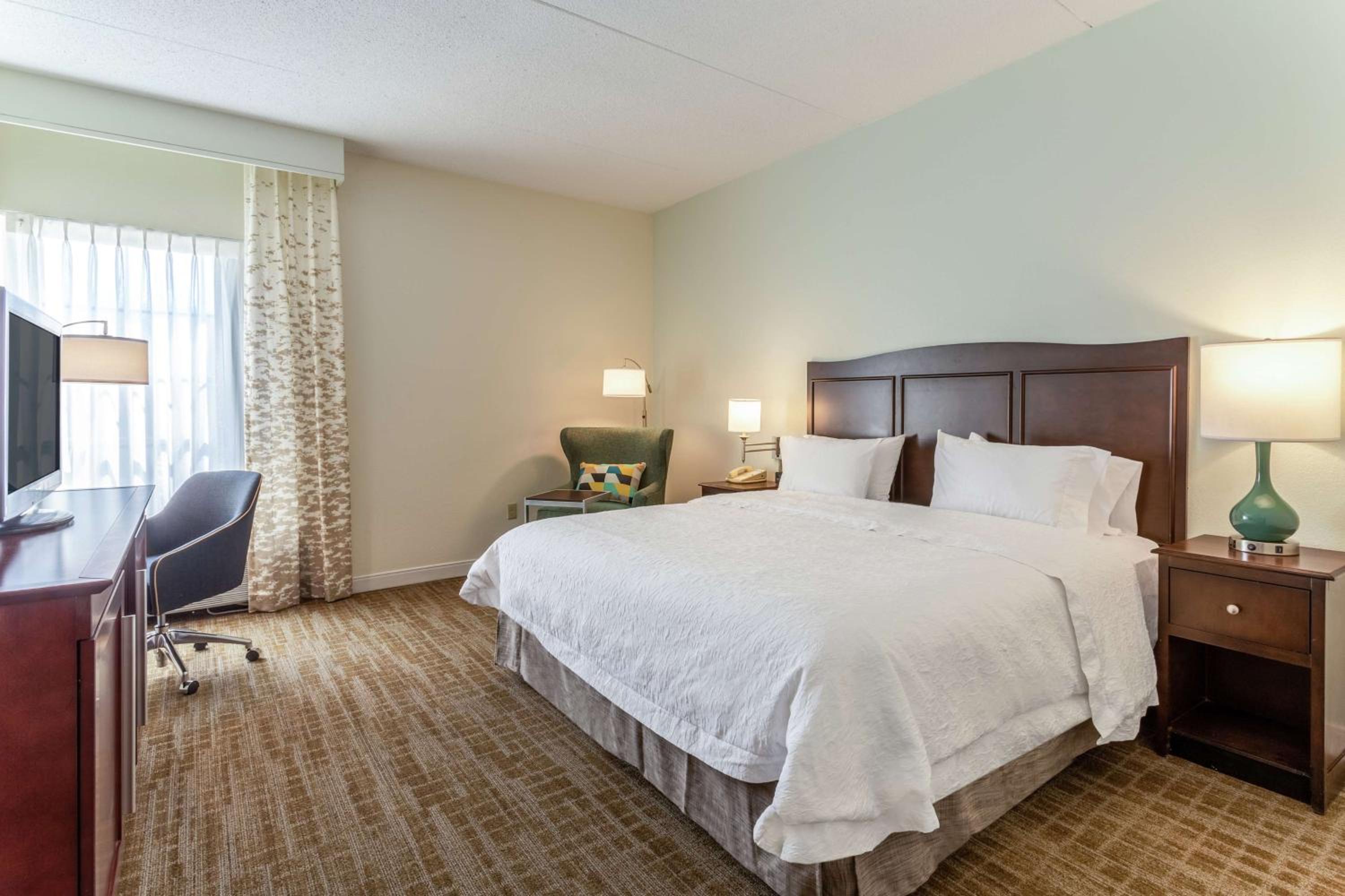 King Room - Hearing Access/Non-Smoking - Photo 2