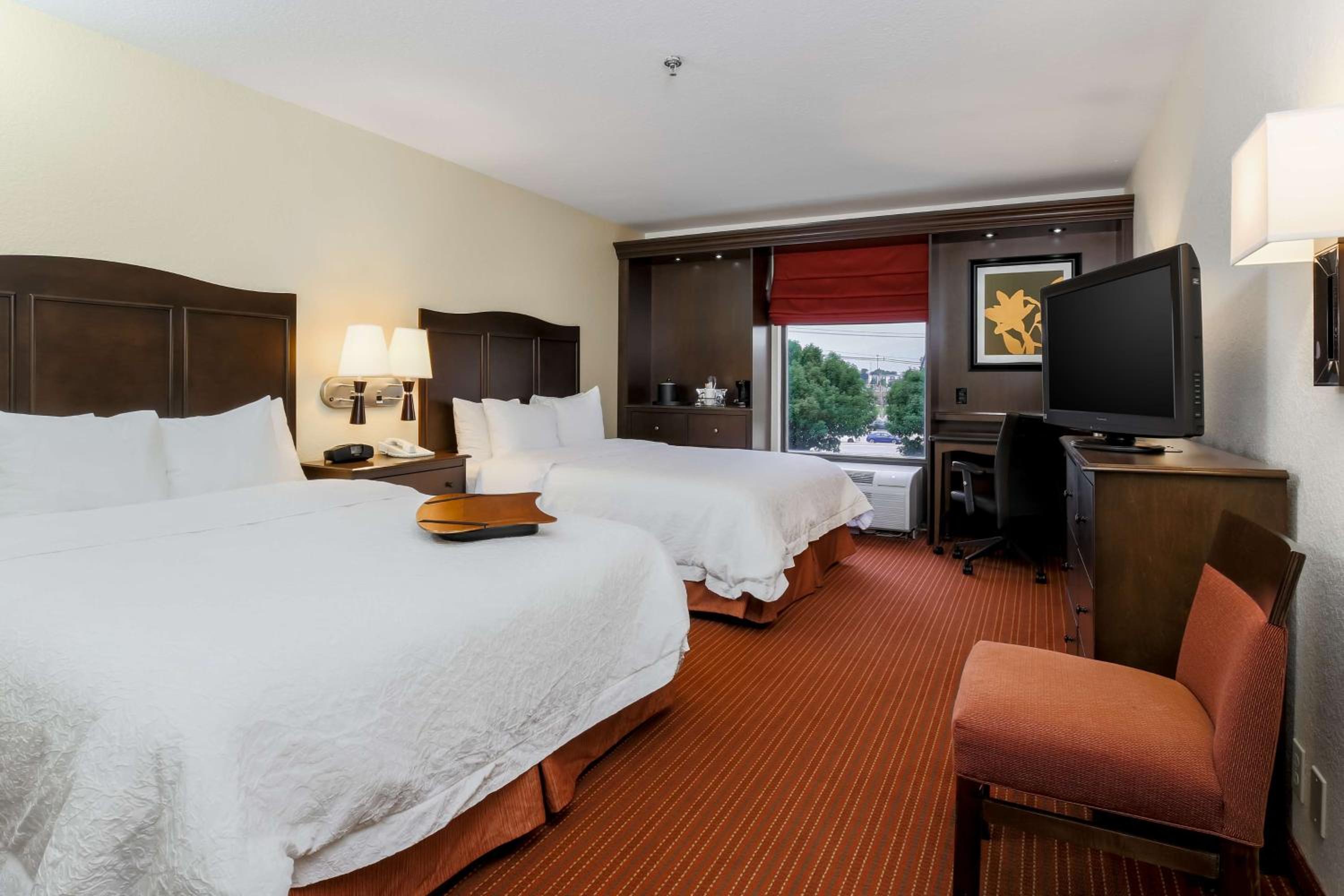 Queen Room with Two Queen Beds - Mobility Access/Non-Smoking - Photo 1