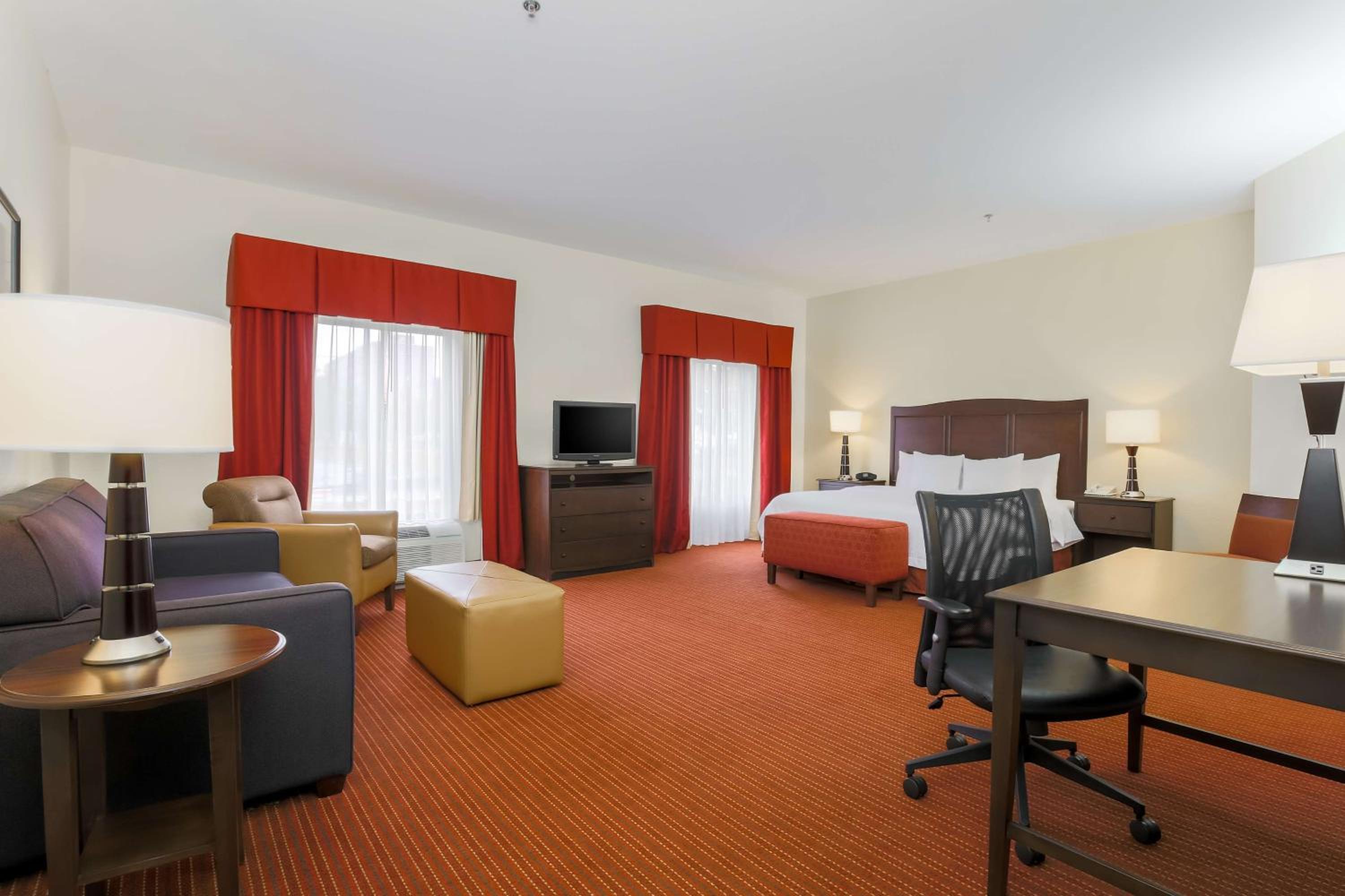 Deluxe King Room with Sofa Bed - Photo 1
