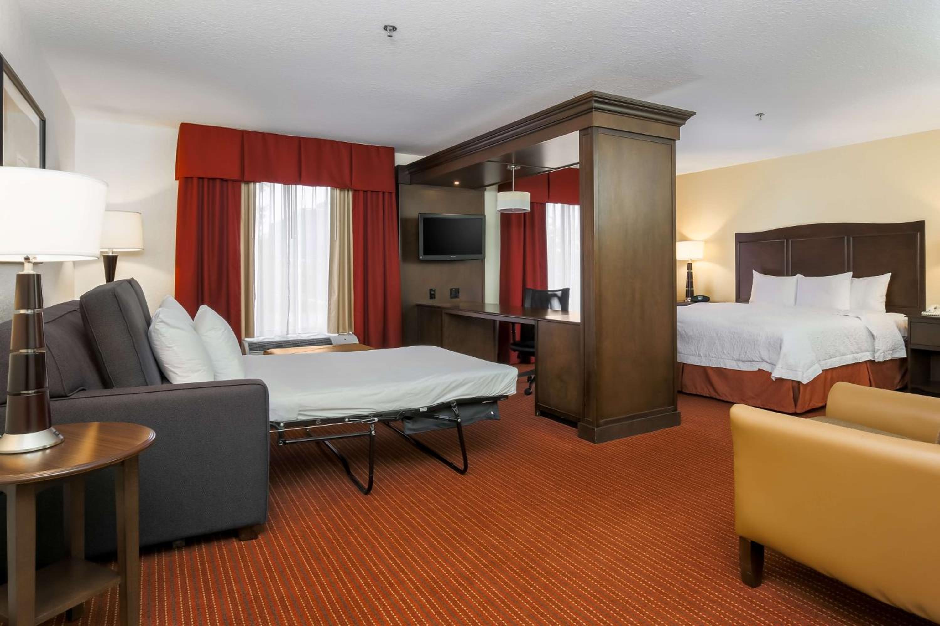 King Room with Sofa Bed and Spa Bath - Photo 1