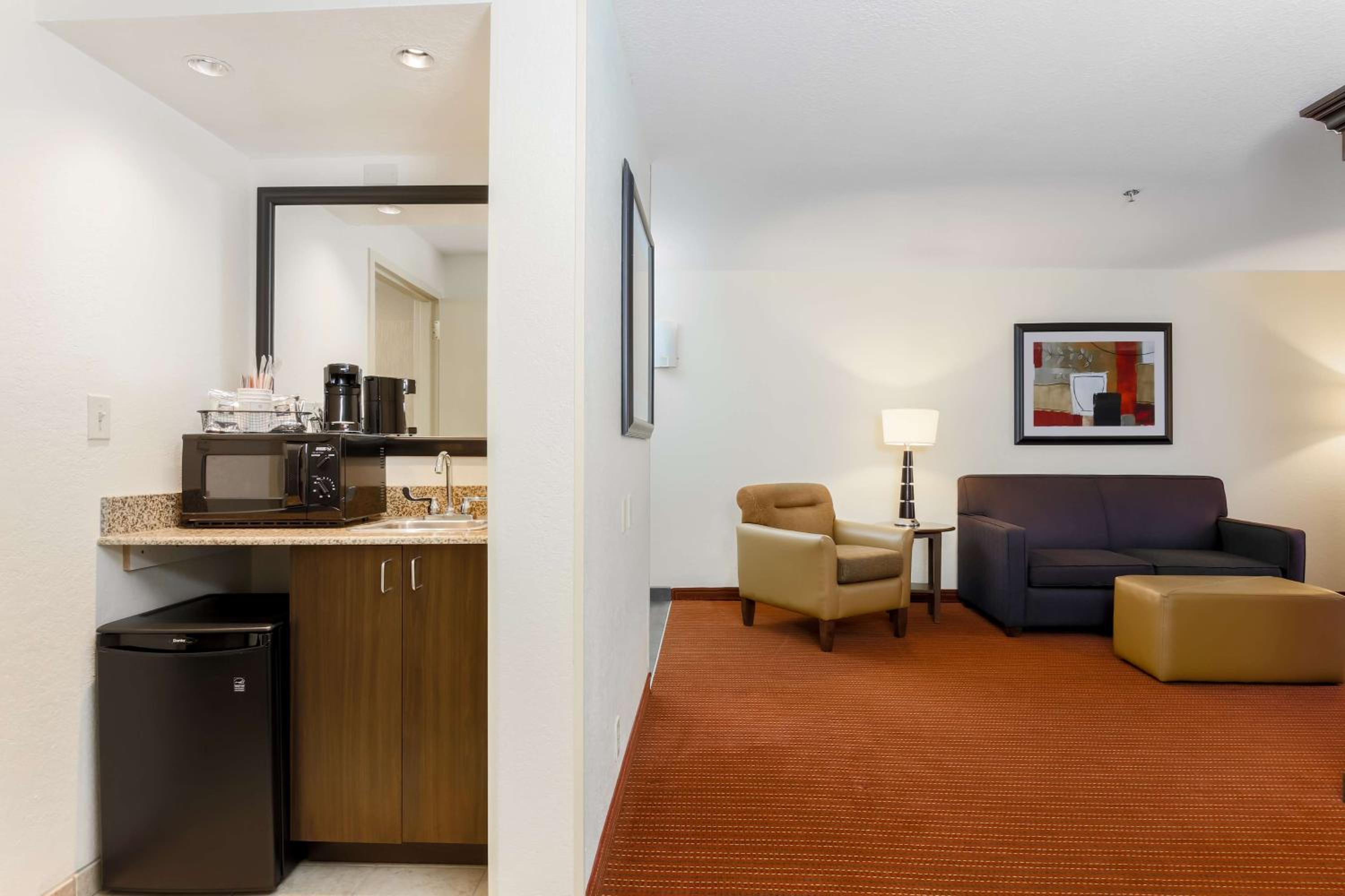King Suite with Sofa Bed - Photo 3