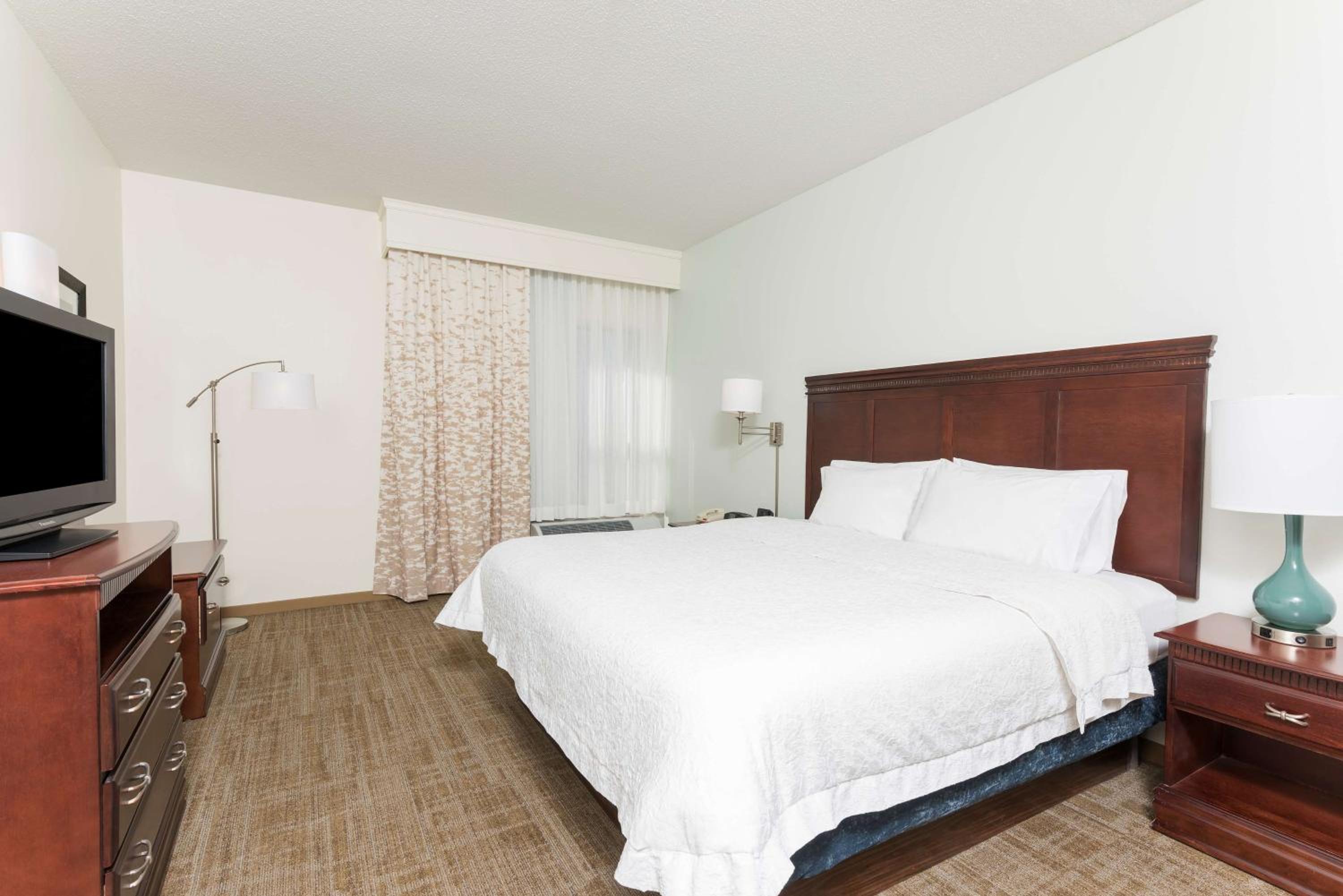 One-Bedroom King Suite - Non-Smoking - Photo 1
