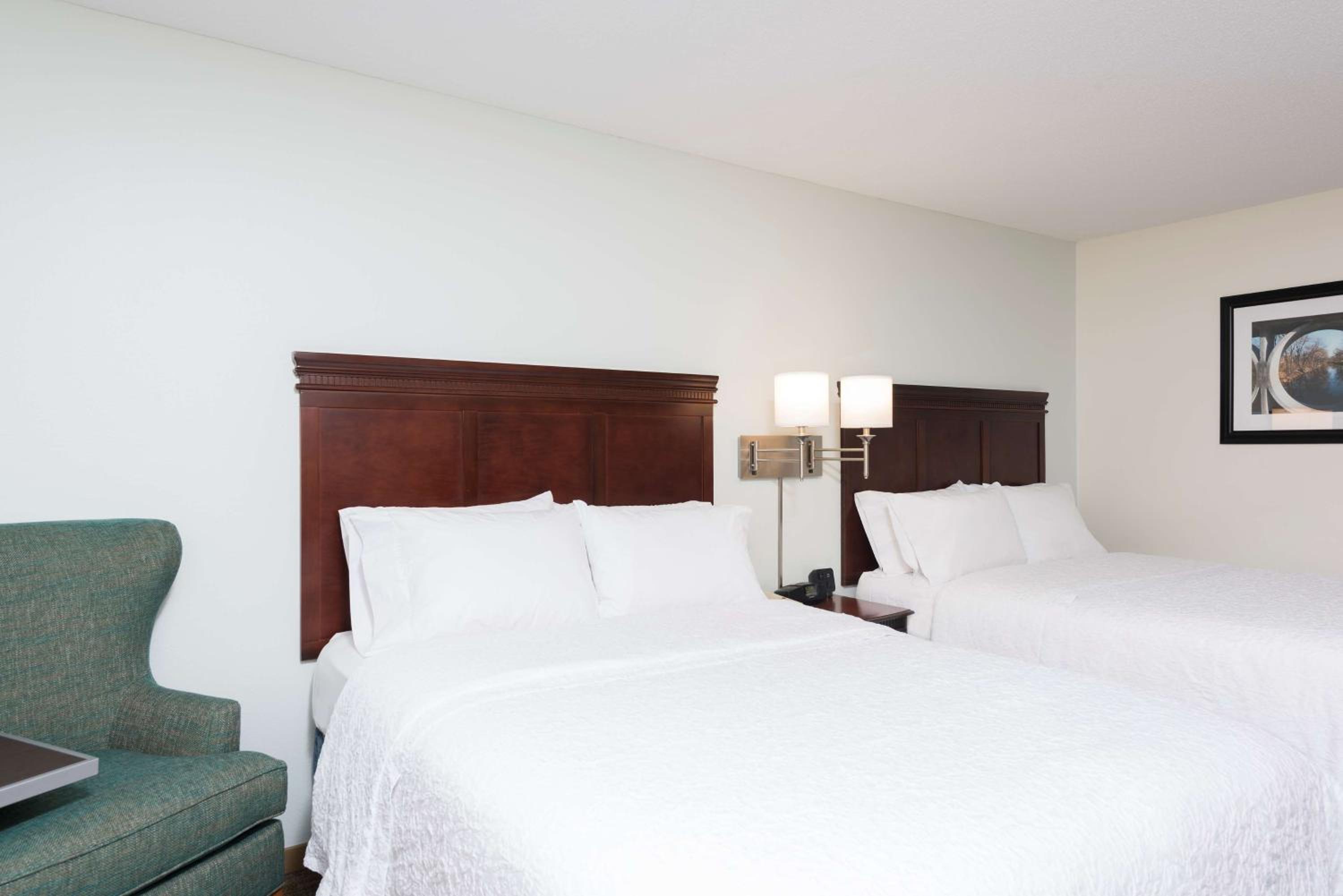 Queen Room with Two Queen Beds - Photo 1