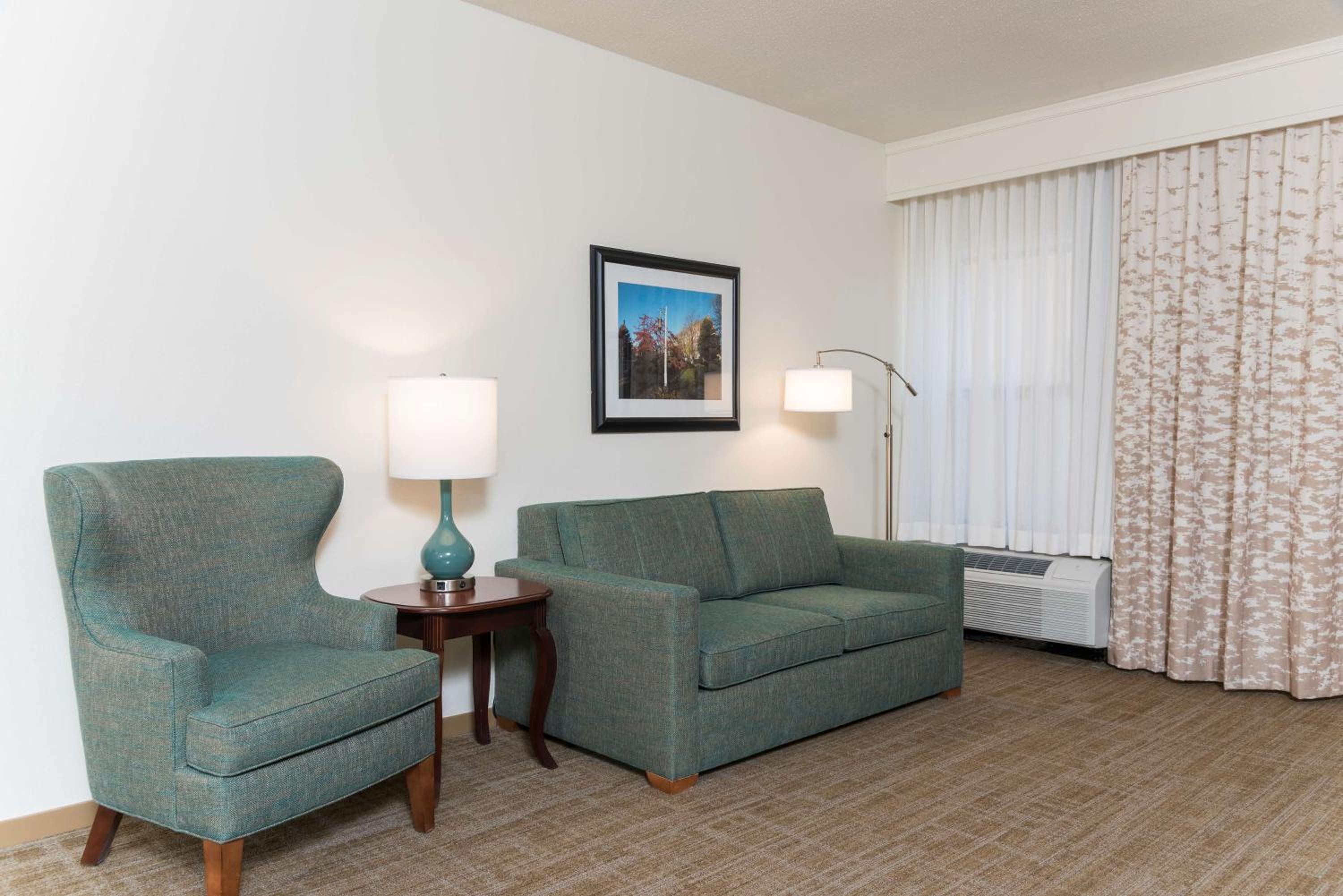 One-Bedroom King Suite - Non-Smoking - Photo 3