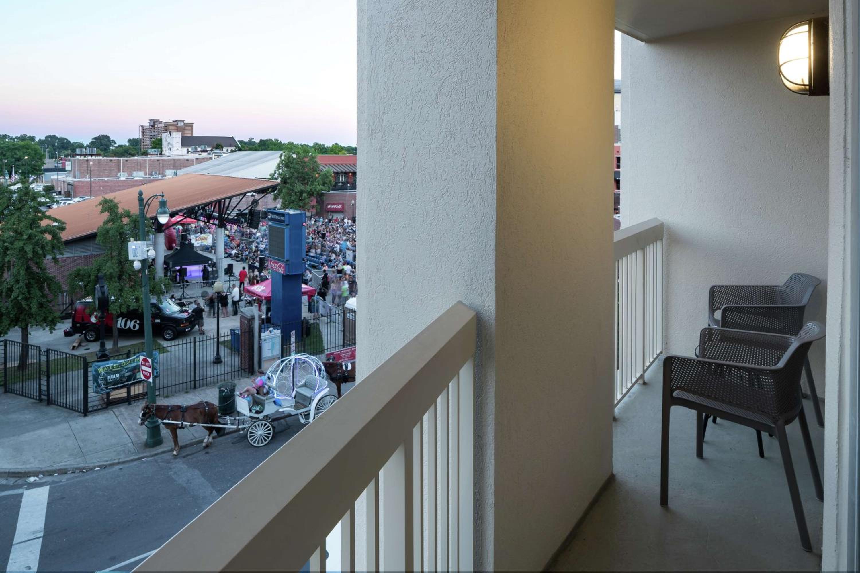 King Room with Balcony - Non-Smoking - Photo 2