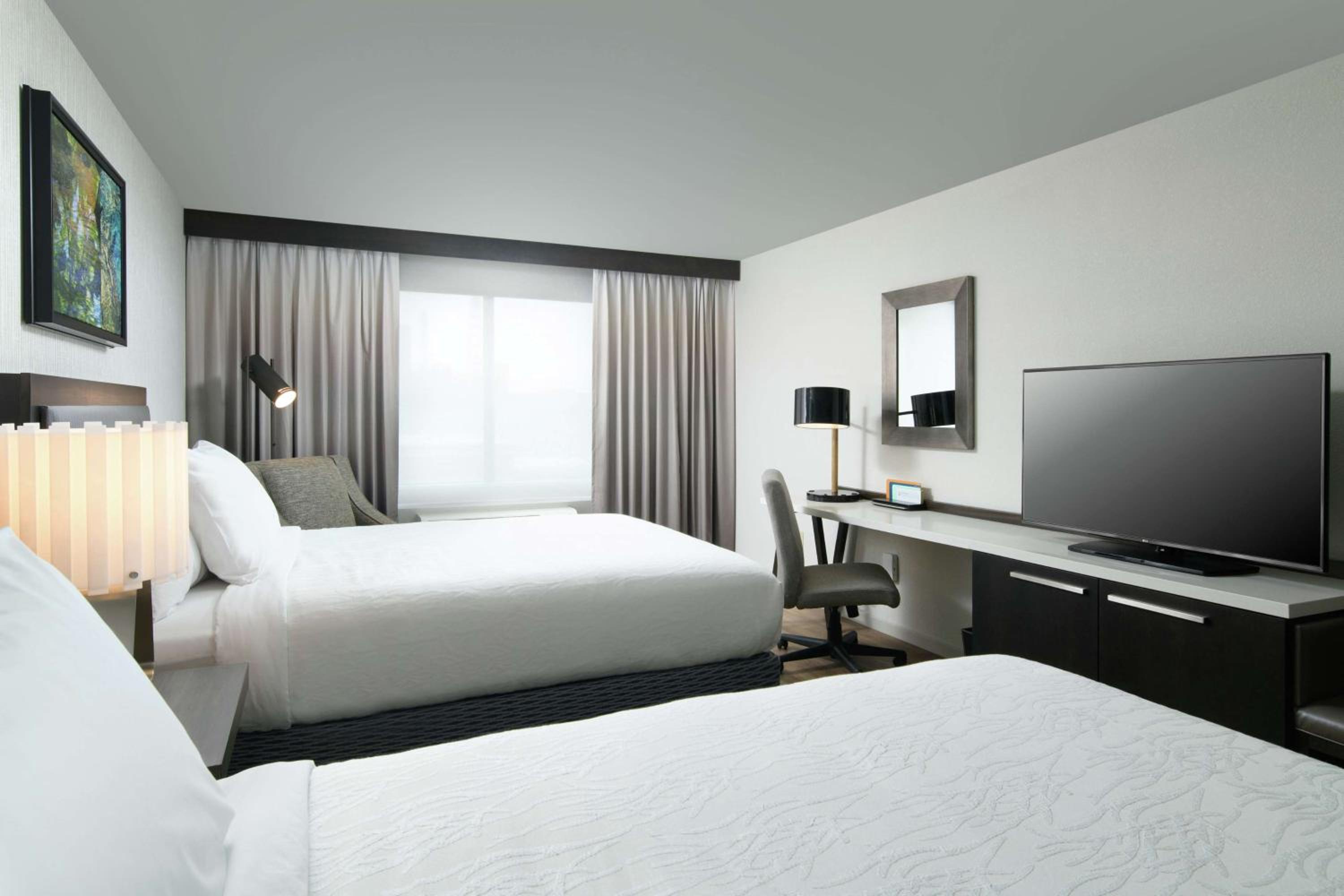 Queen Room with Two Queen Beds - Photo 2