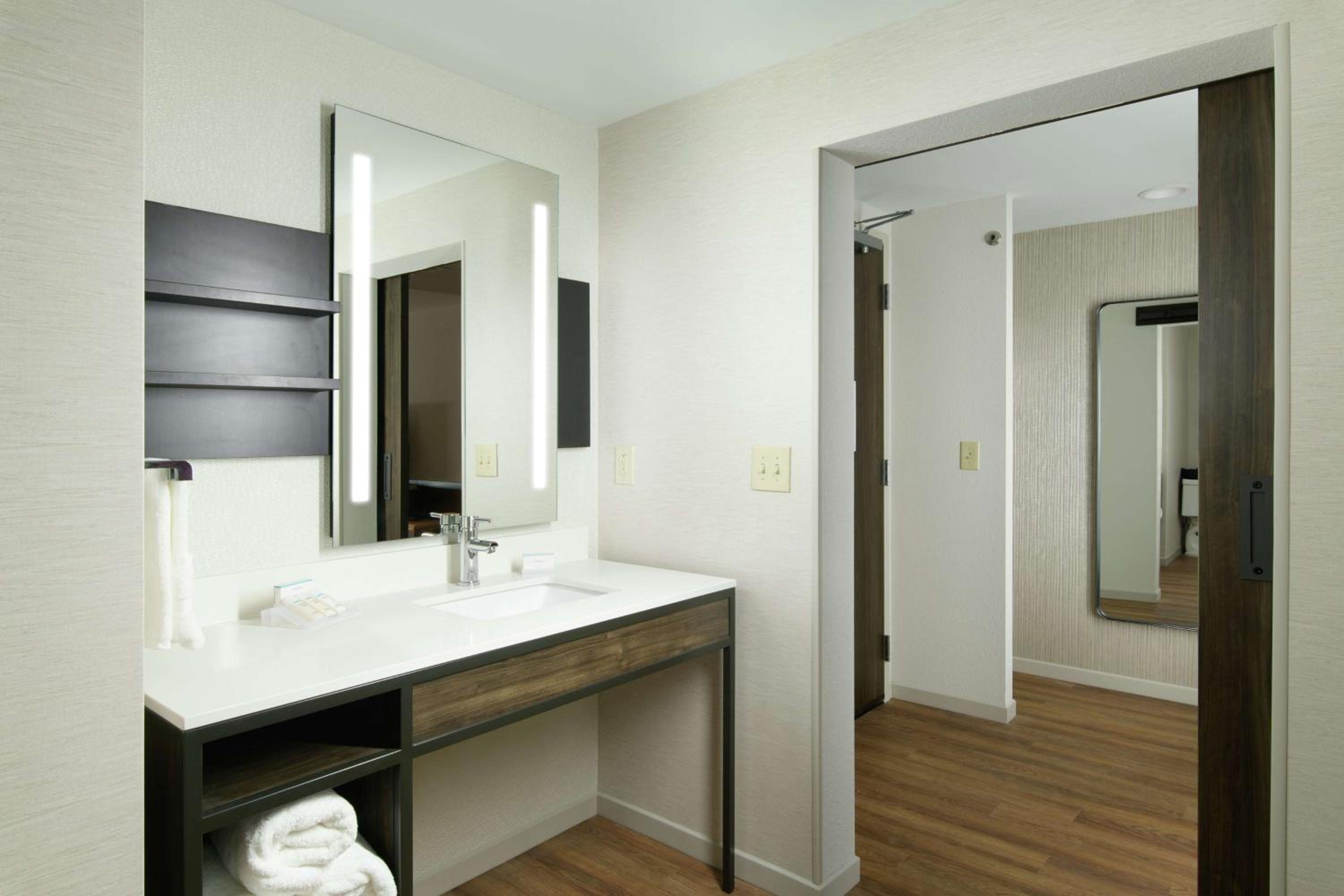 King Room - Hearing Access - Photo 2