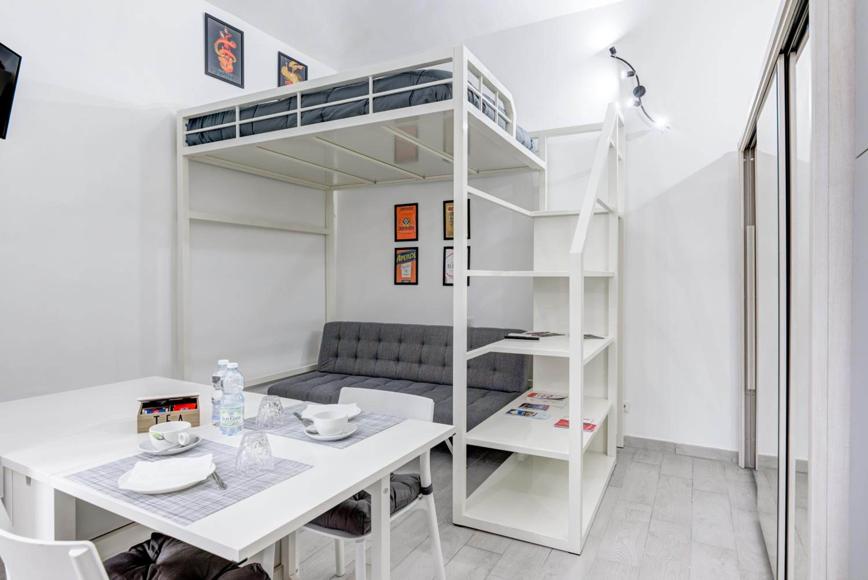 One-Bedroom Apartment