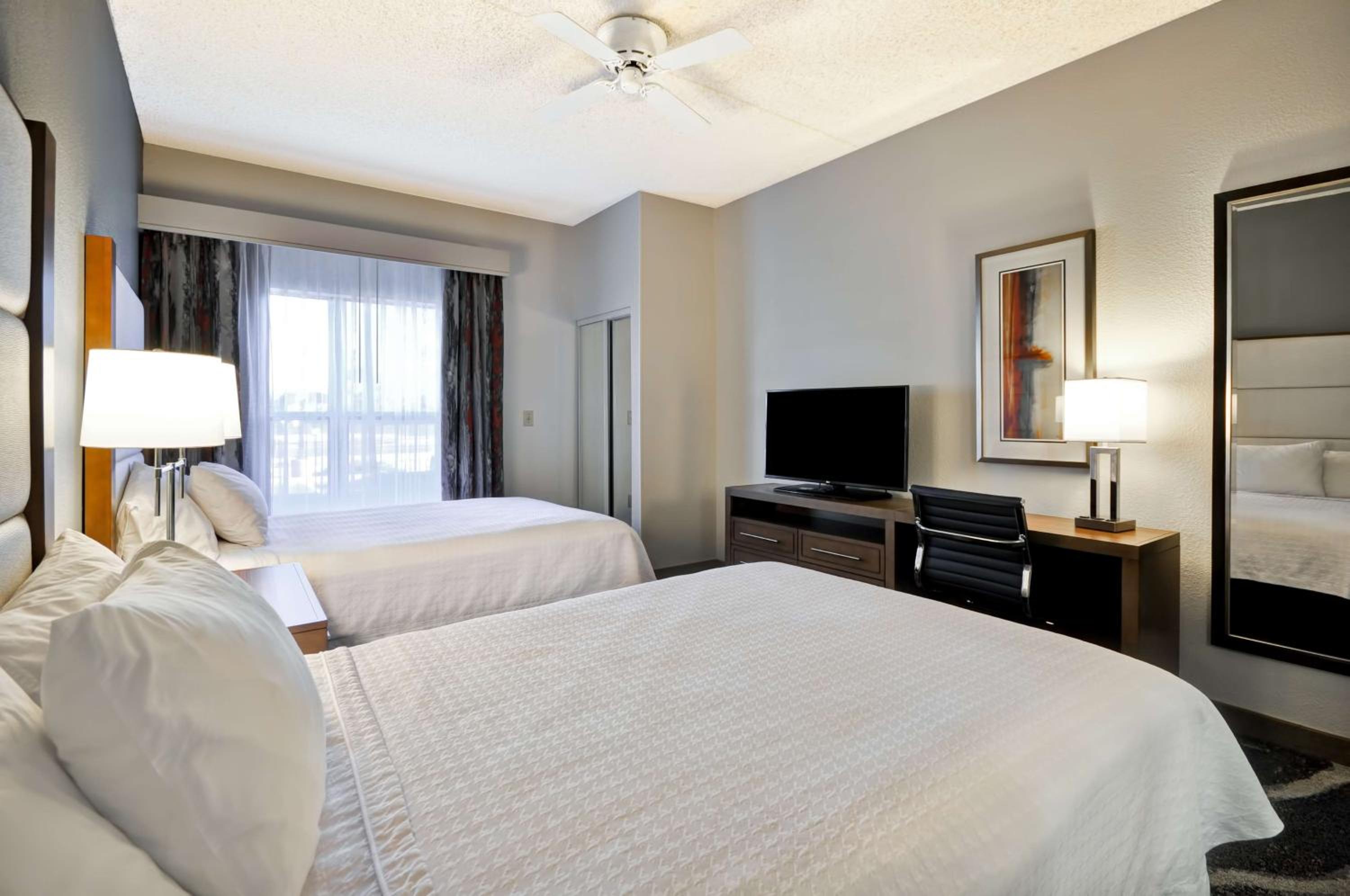 One-Bedroom Suite with Two Double Beds - Non-Smoking - Photo 1