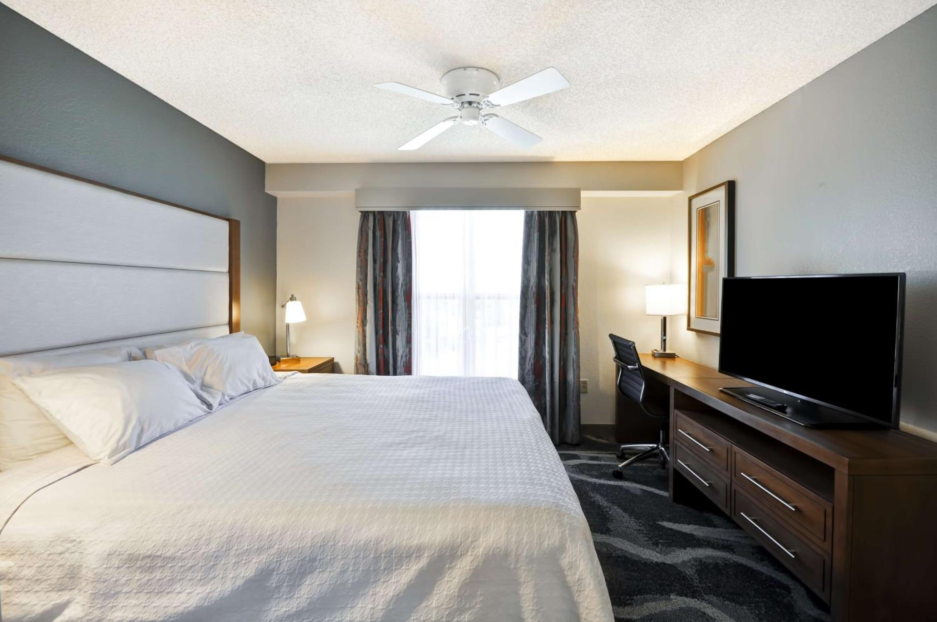 One-Bedroom King Suite - Non-Smoking - Photo 1