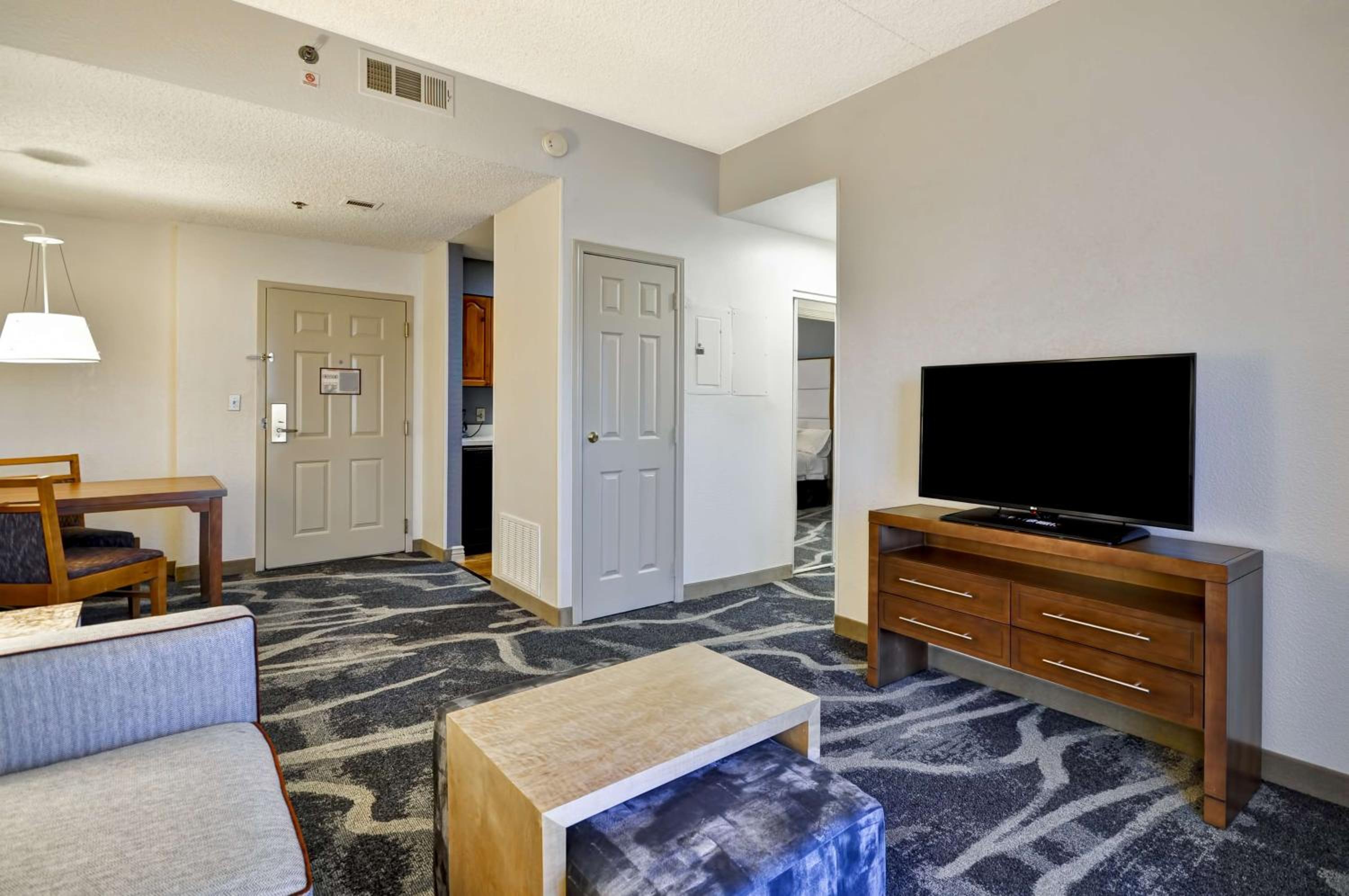 One-Bedroom King Suite - Non-Smoking - Photo 4