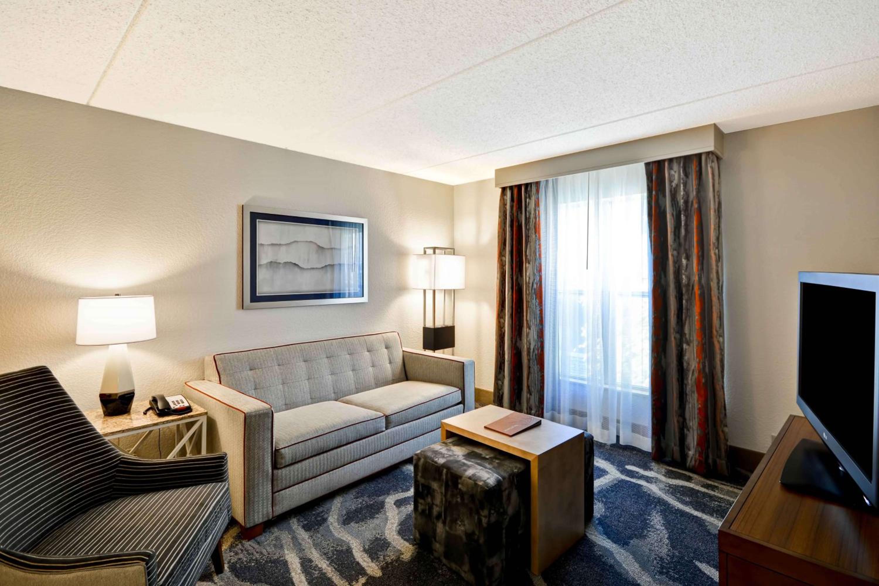 King Suite with Roll-In Shower - Mobility Access/Non-Smoking
