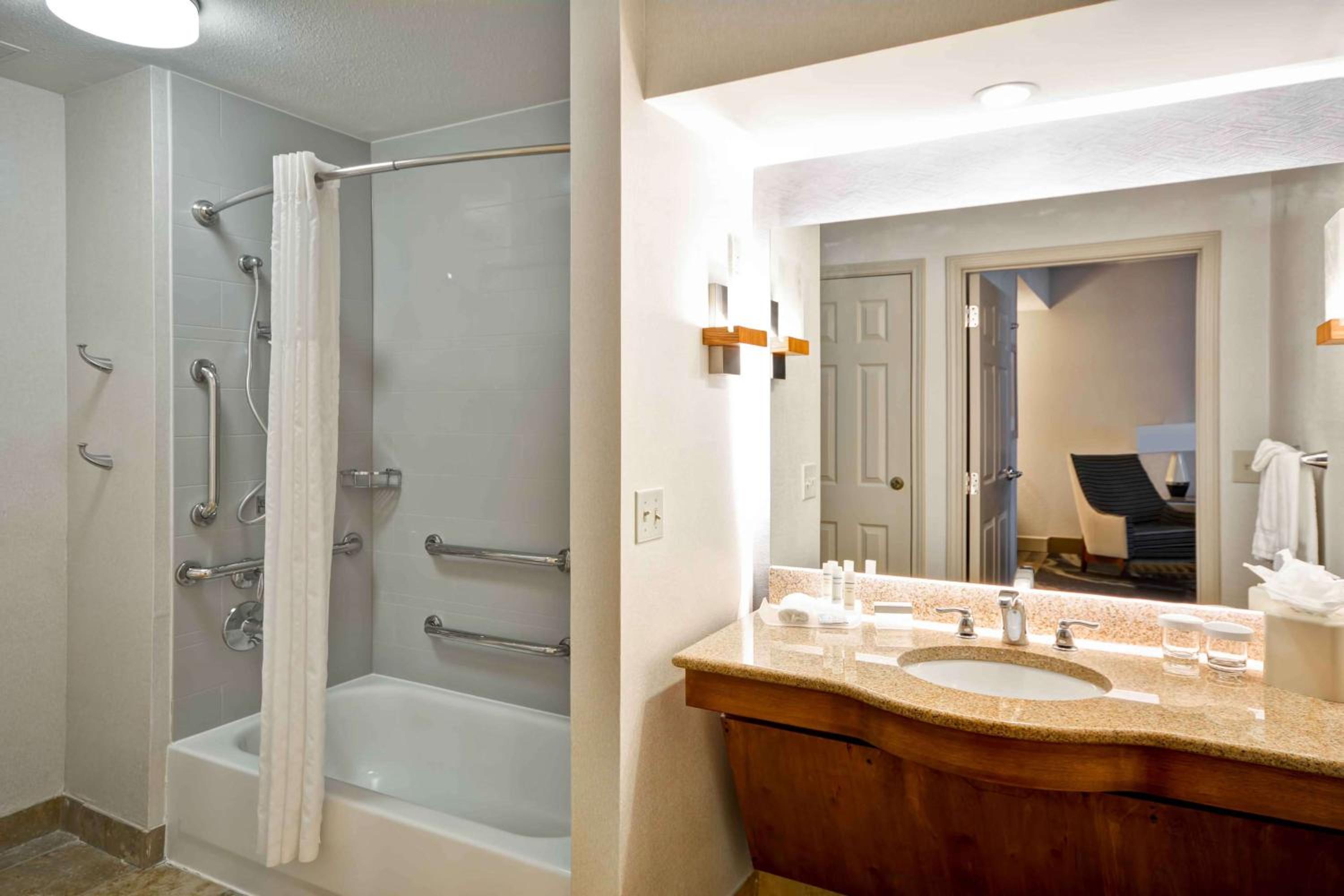 Suite with Two Double Beds - Mobility Access/Non-Smoking