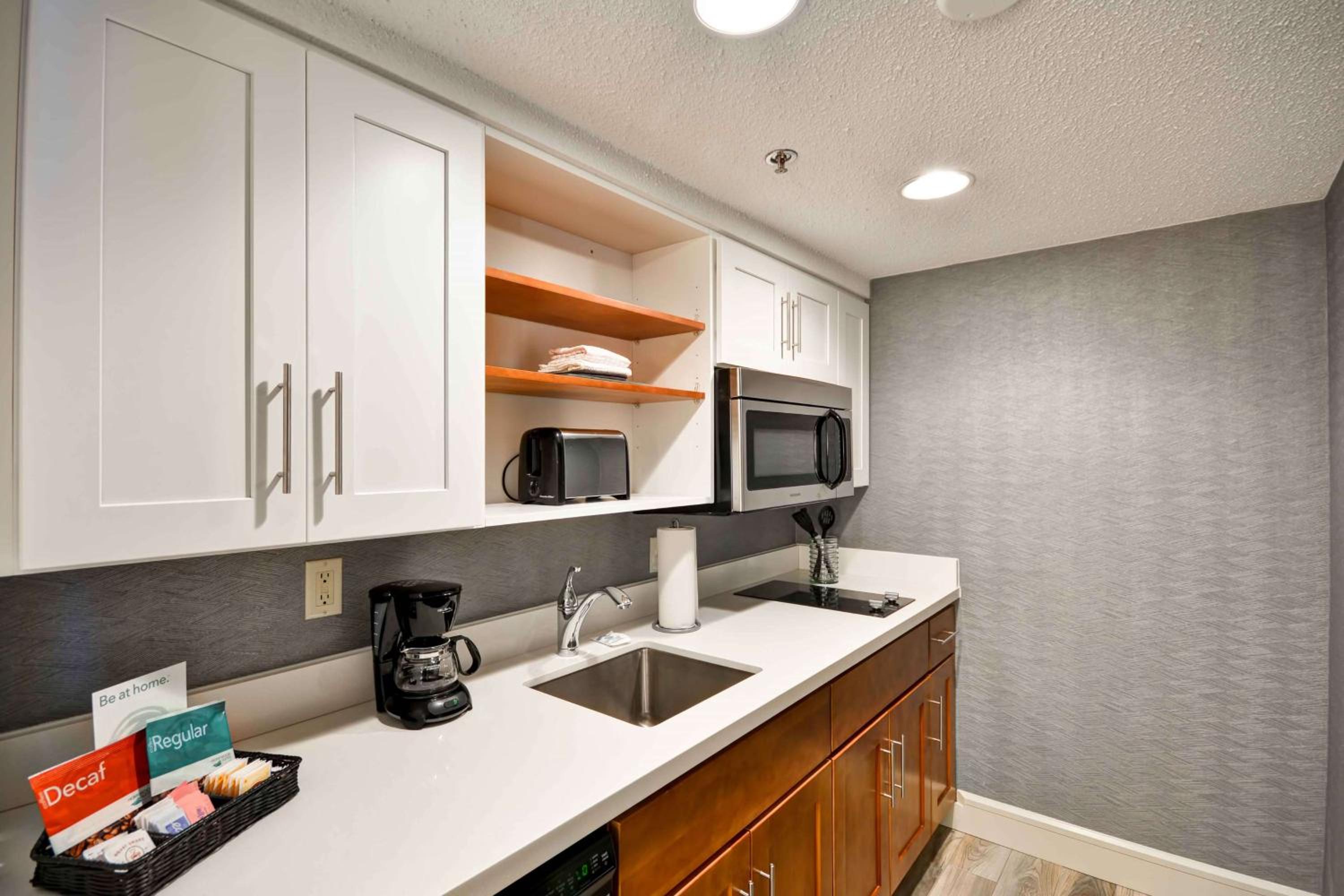 Premium One-Bedroom King Suite - Non-Smoking
